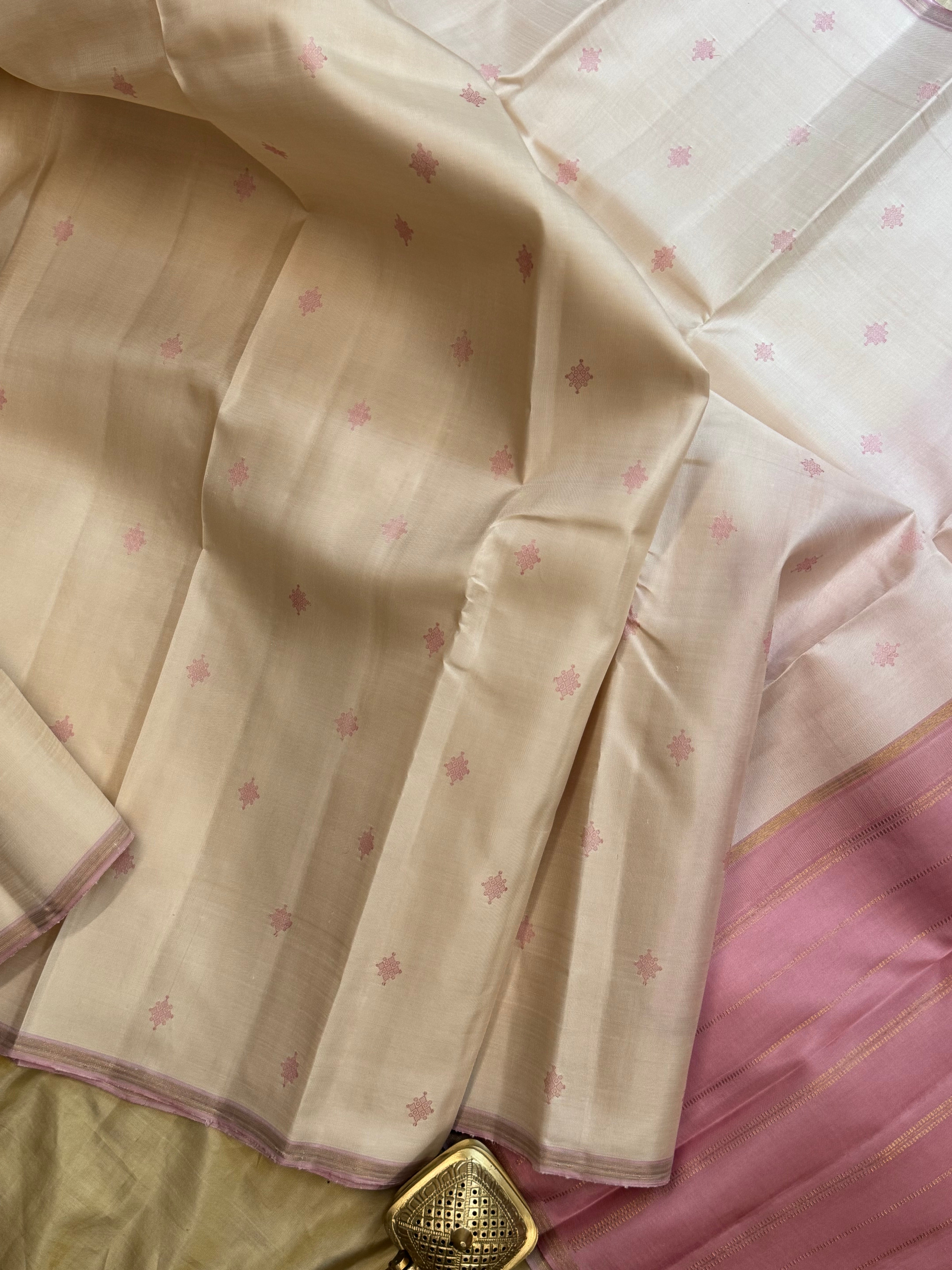 Cream thread Butta / kanjipuram silk