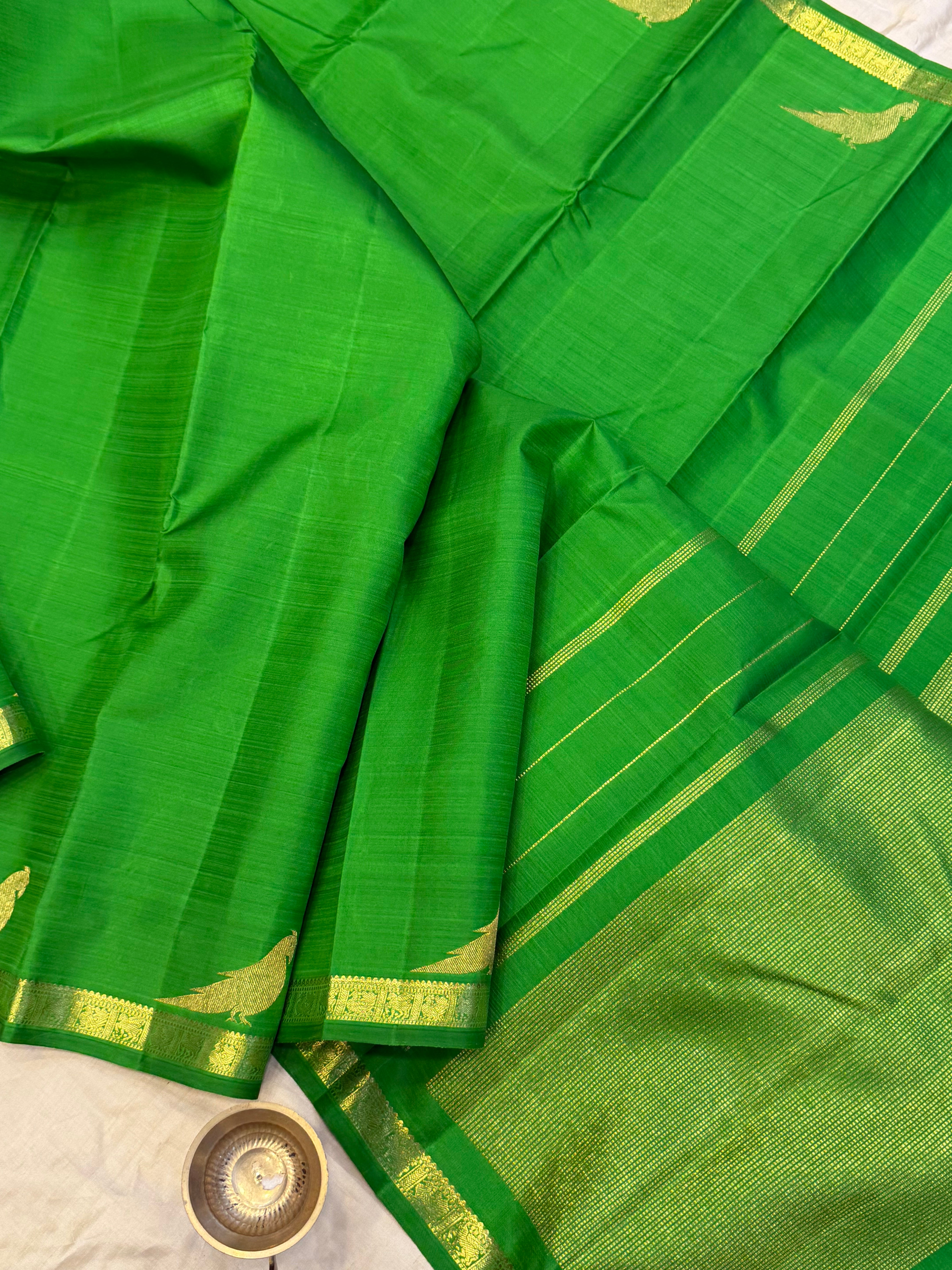 Alli green killi border butta / Kanjipuram silk