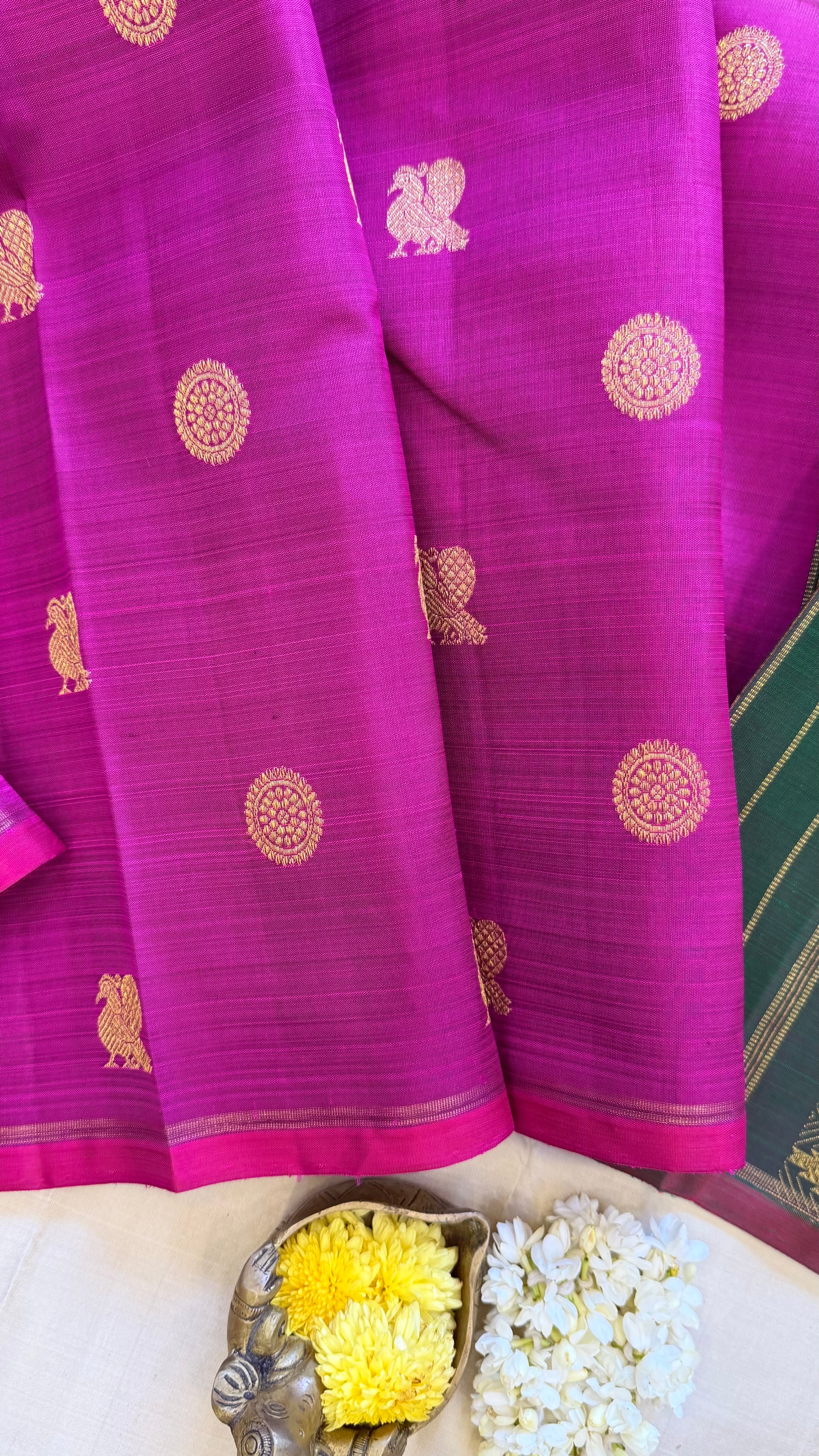 Magenta pink borderless/ kanjipuram silk
