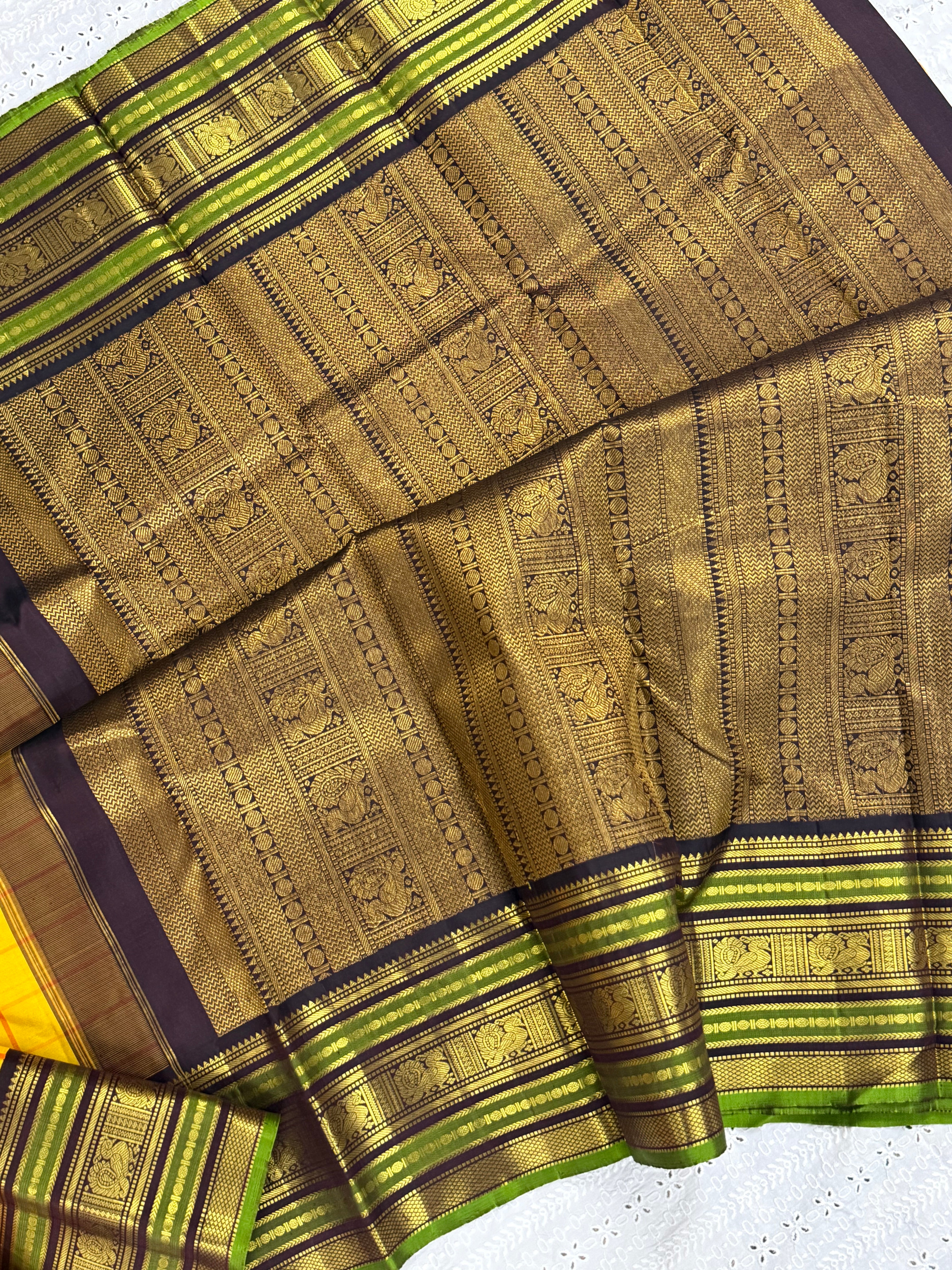 Yellow kattam varisapet border/ Arani silk