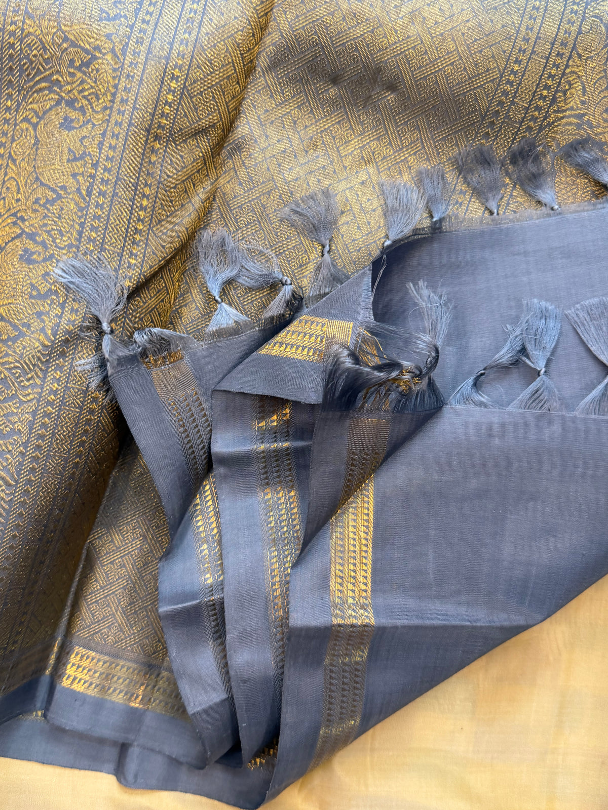 Body butta and small border pure Zari / Kanjipuram silk saree clsa 6177