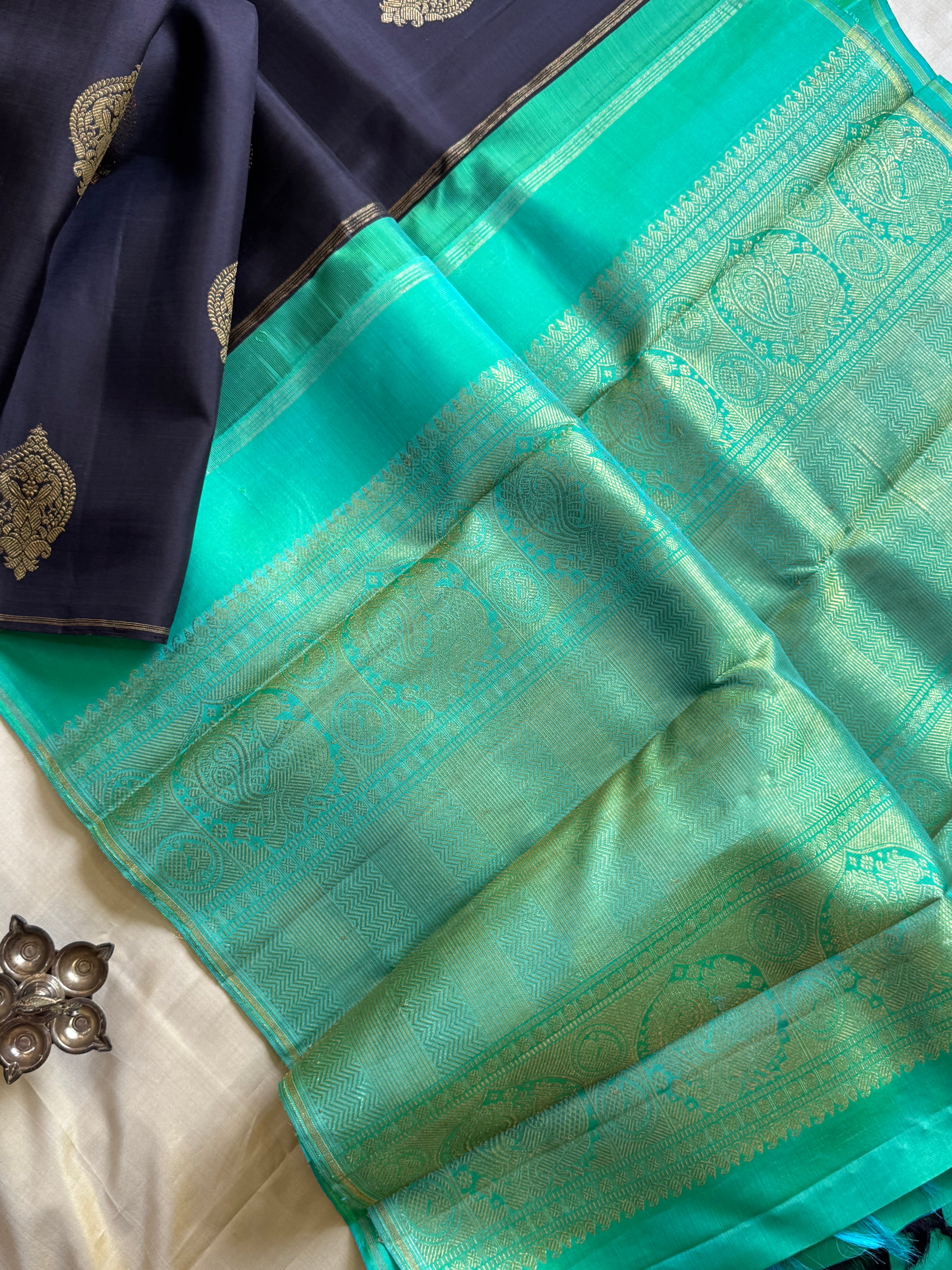 Black Butta kanjipuram silk