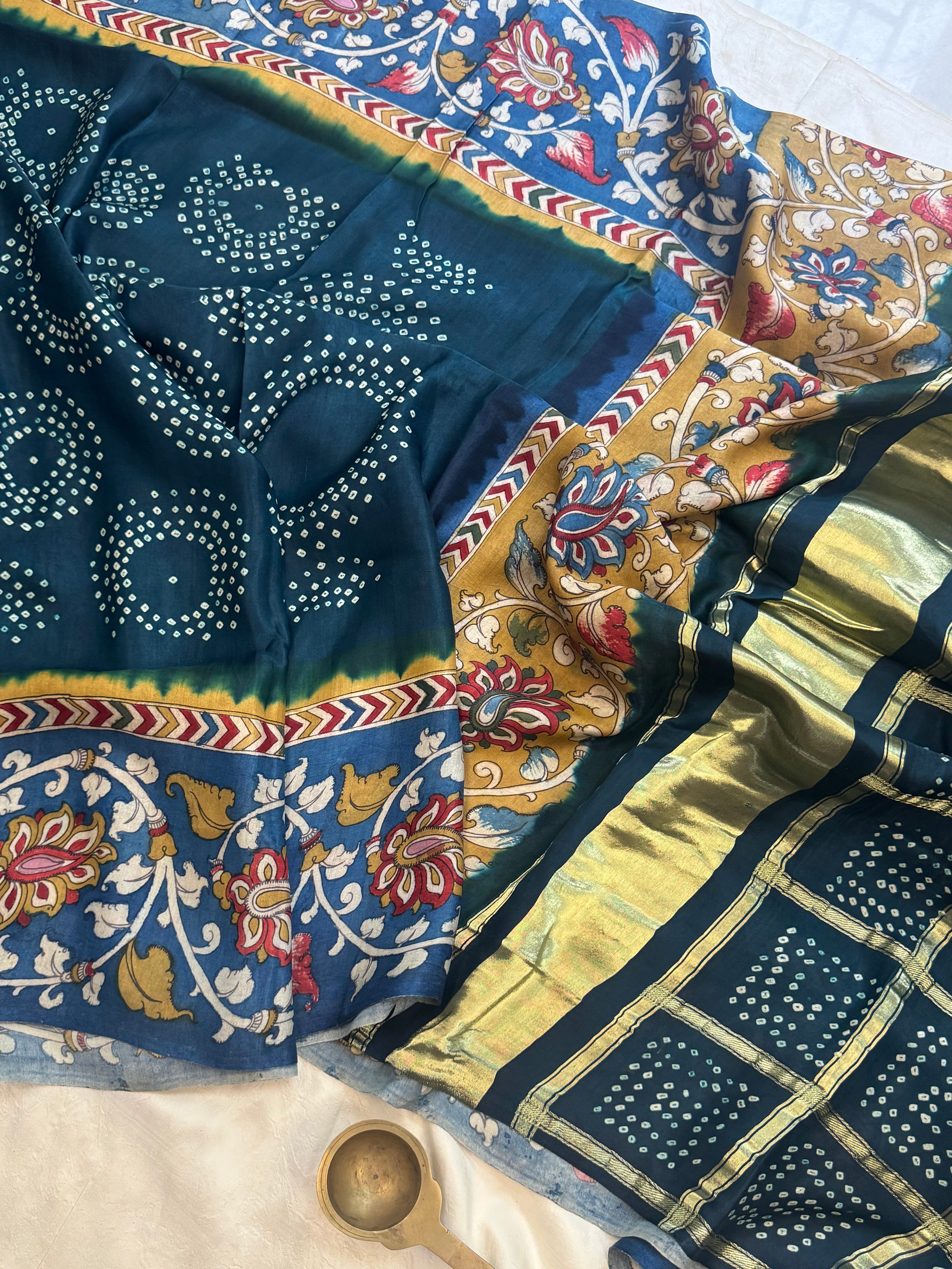 Gajji silk border Kalamkari / Bandhini saree