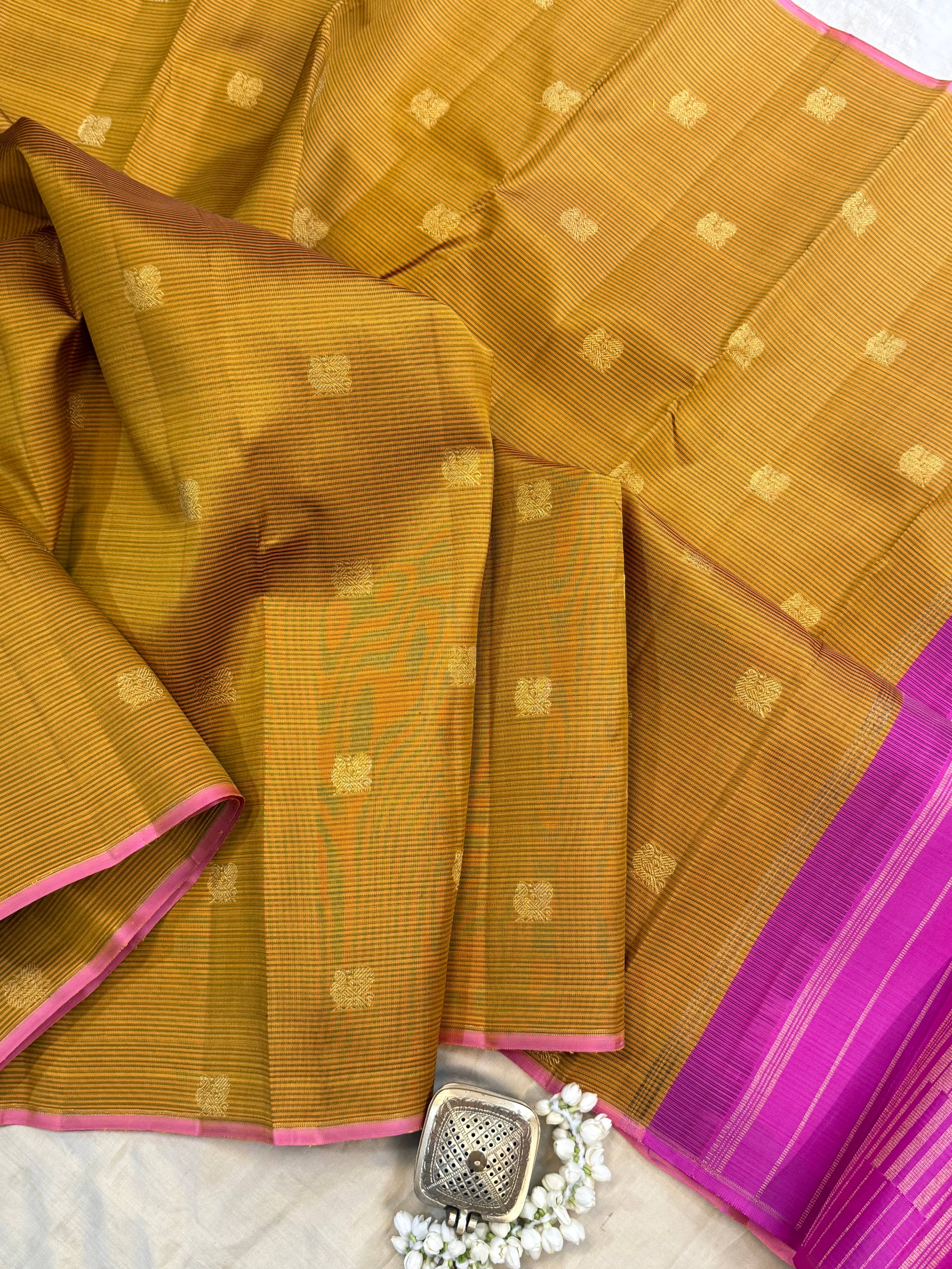 Mustard yellow stripes annam butta borderless/ Kanjipuram silk CL9512