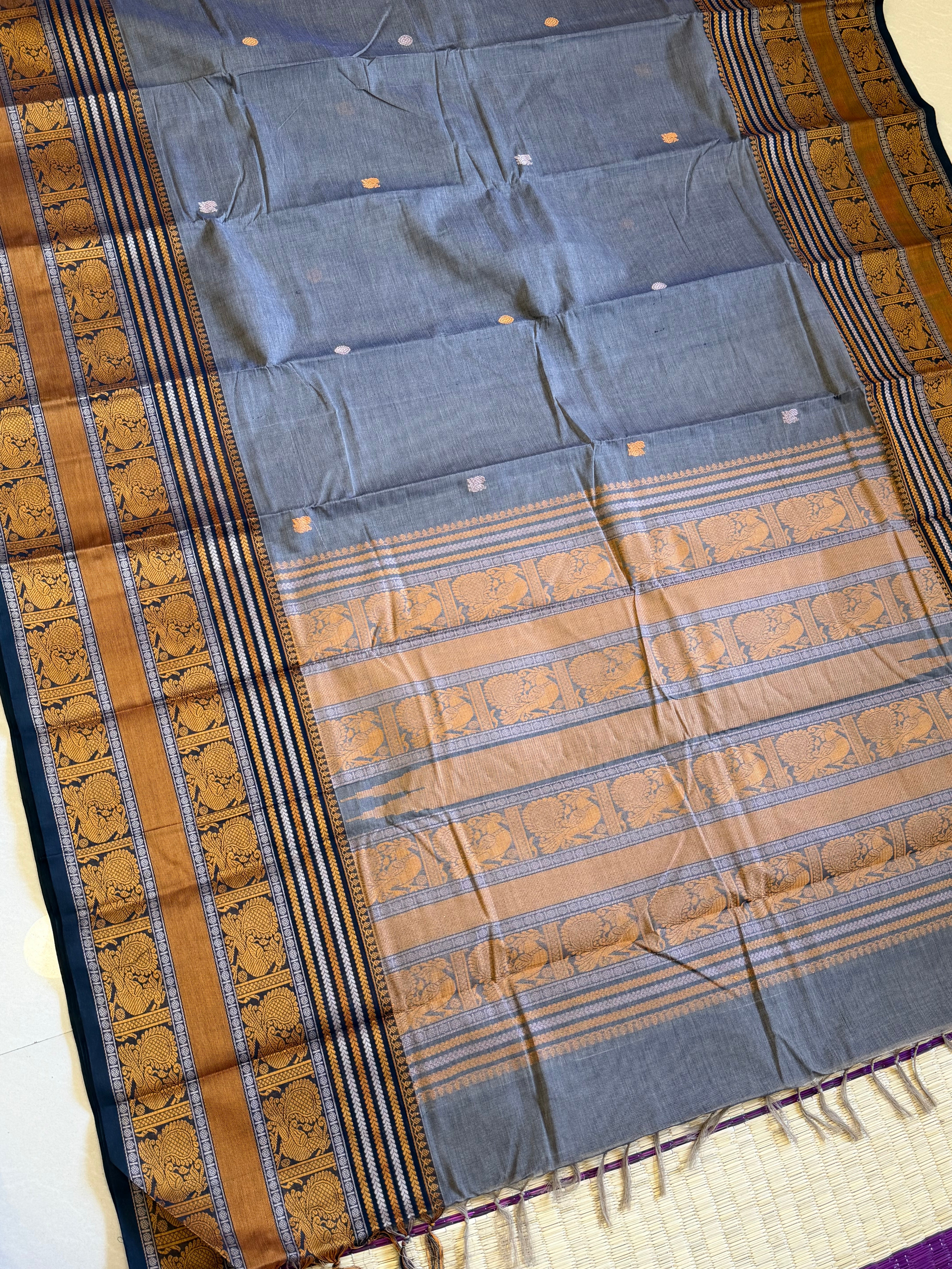 Grey Long border / Kanchi cotton