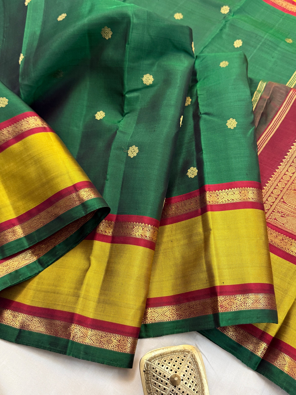 Green body Butta and Rettapet / kanjipuram silk saree clsa 12368