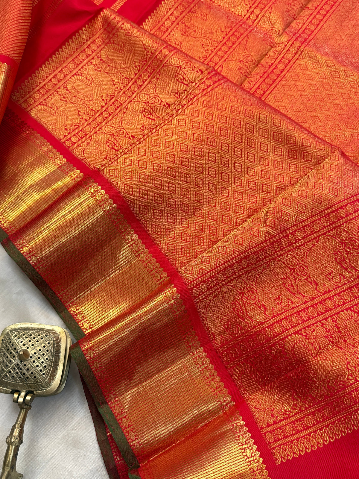 Navarathri - Day 4 Red Colour pure Zari Lehariya getti border /Kanjipuram silk sree Clsa5408
