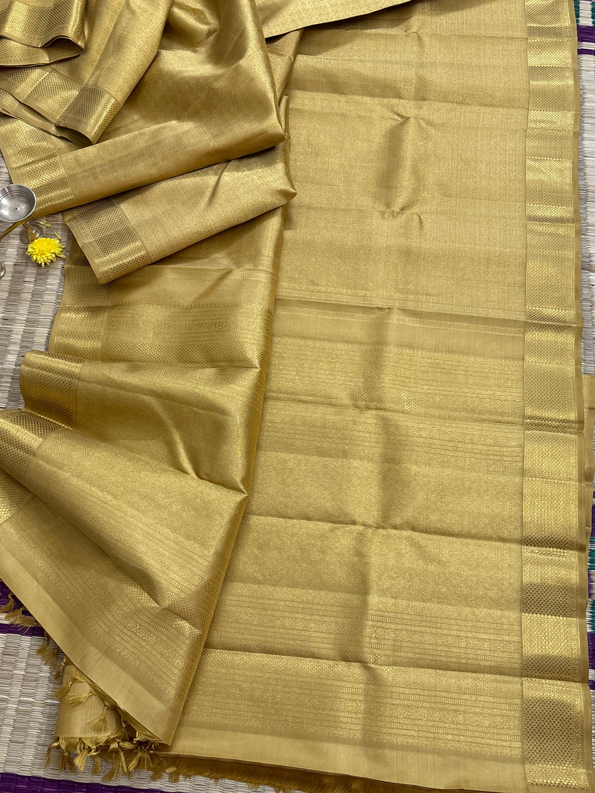 Golden colour body small annam chakram burtta bridal pure zari/kanjipuram silk saree clsa 10141