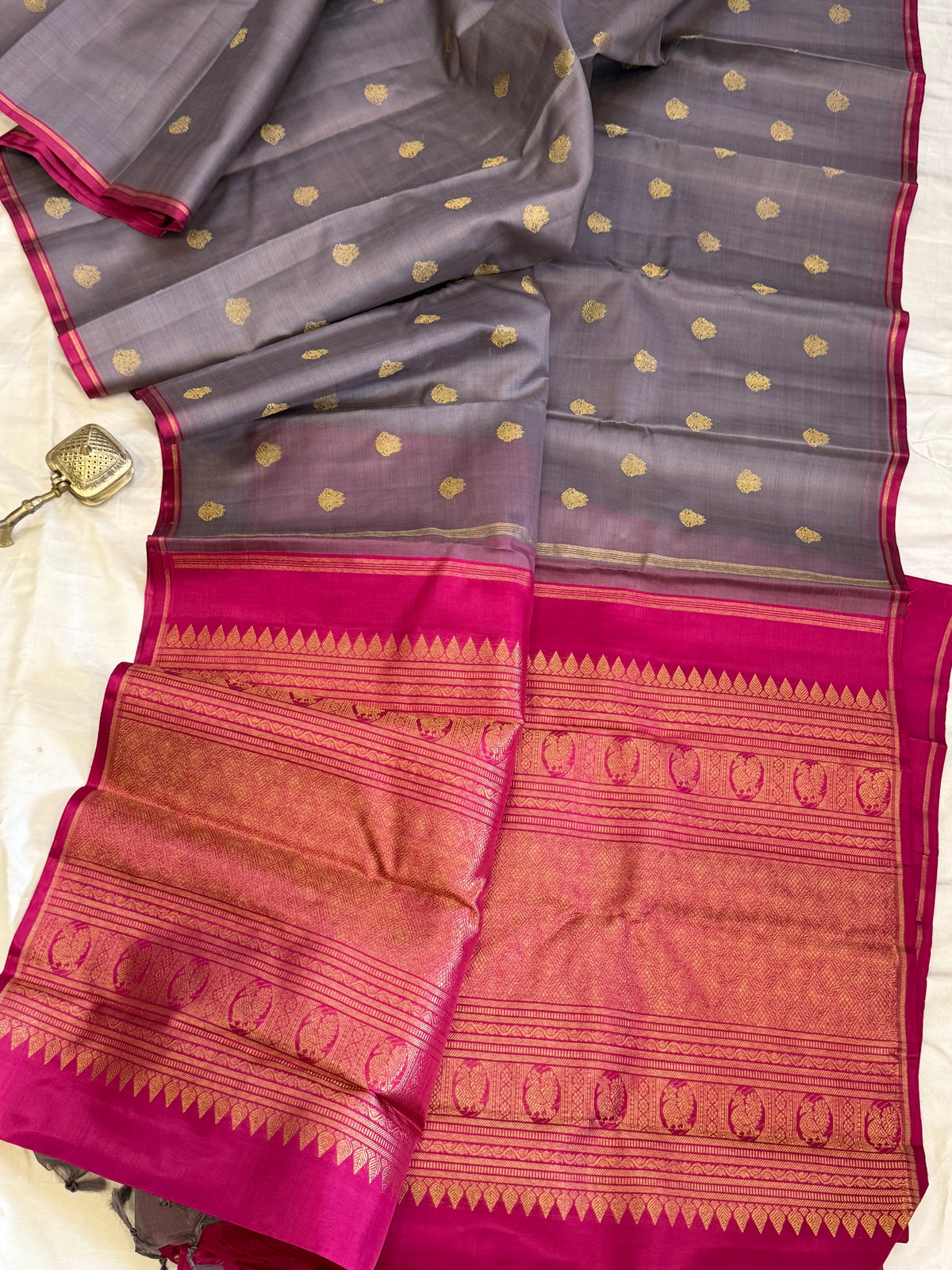 Grey Iruthalaipakshi butta organza borderless / Kanjipuram silk CLSA12820
