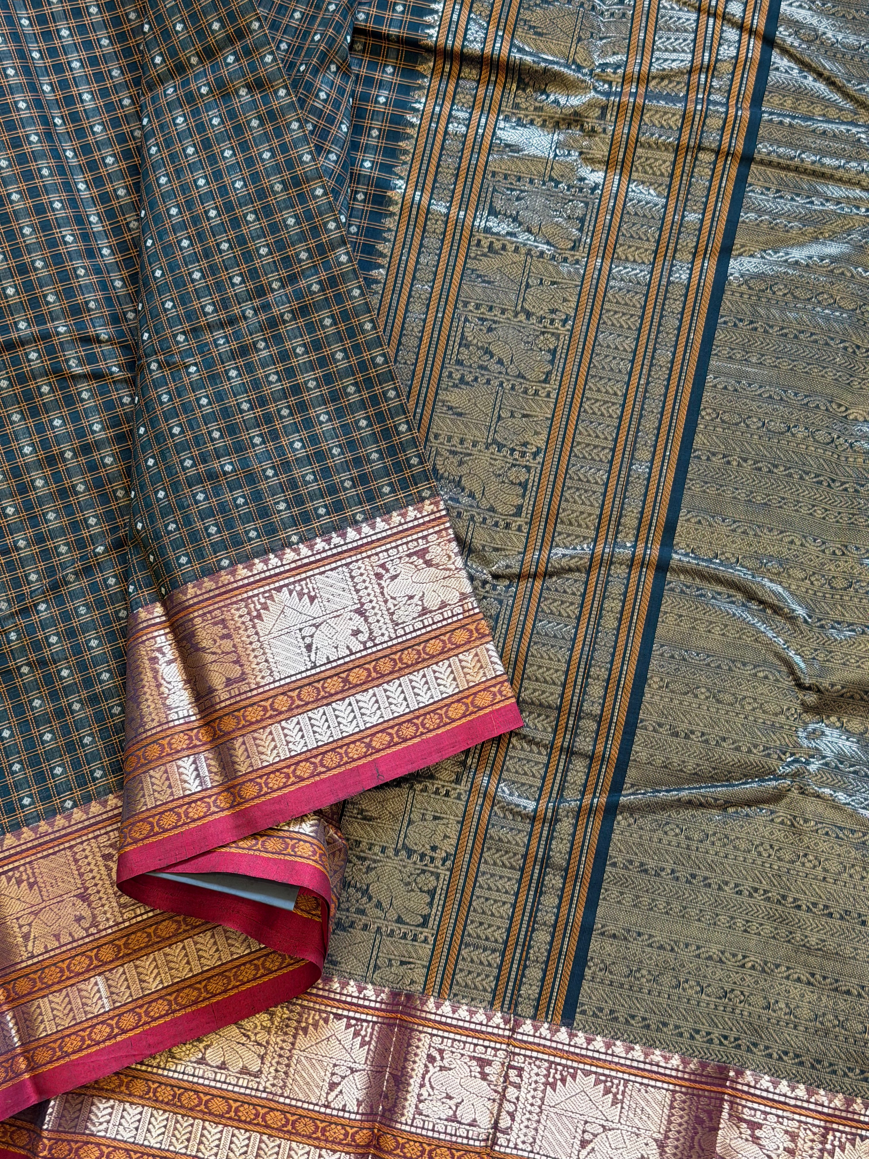 Bottle green Zari pet diamond Laksham Butta / Kanchi cotton