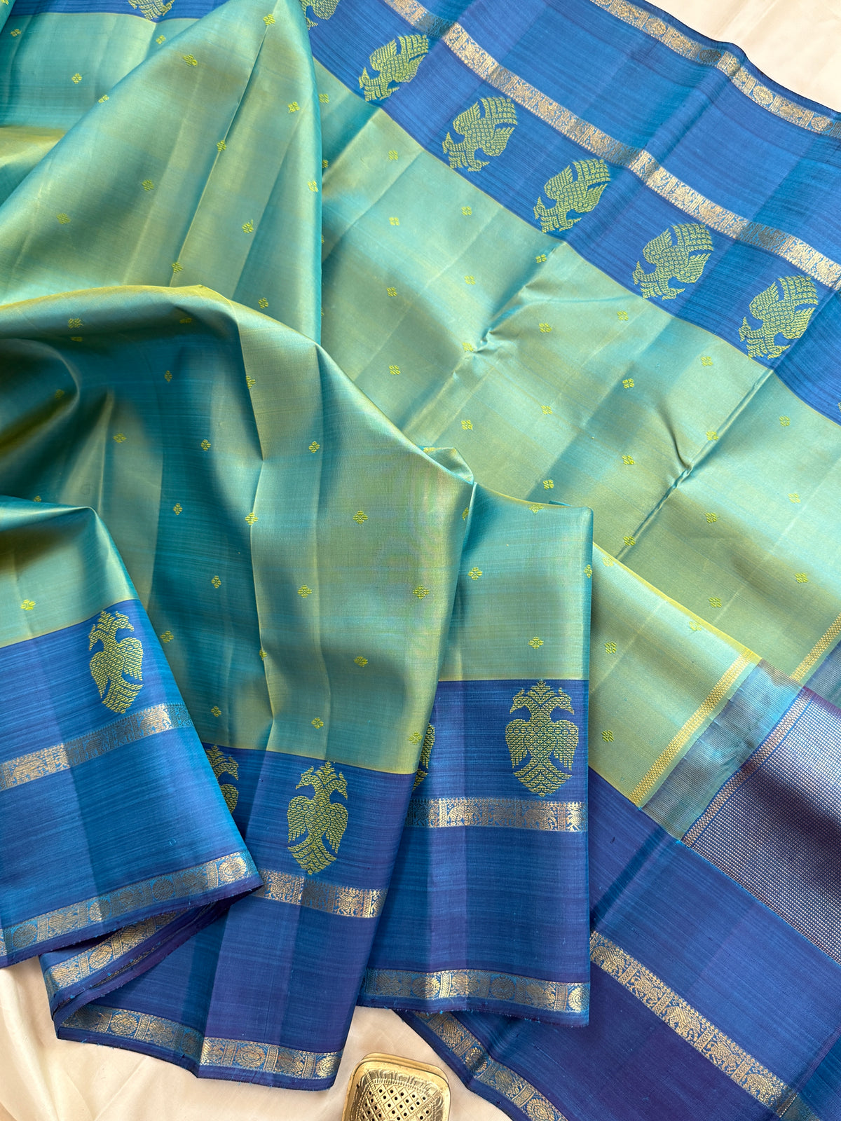 Aqua blue and iruthalaipakshi butta/kanjipuram silk saree clsa 11621