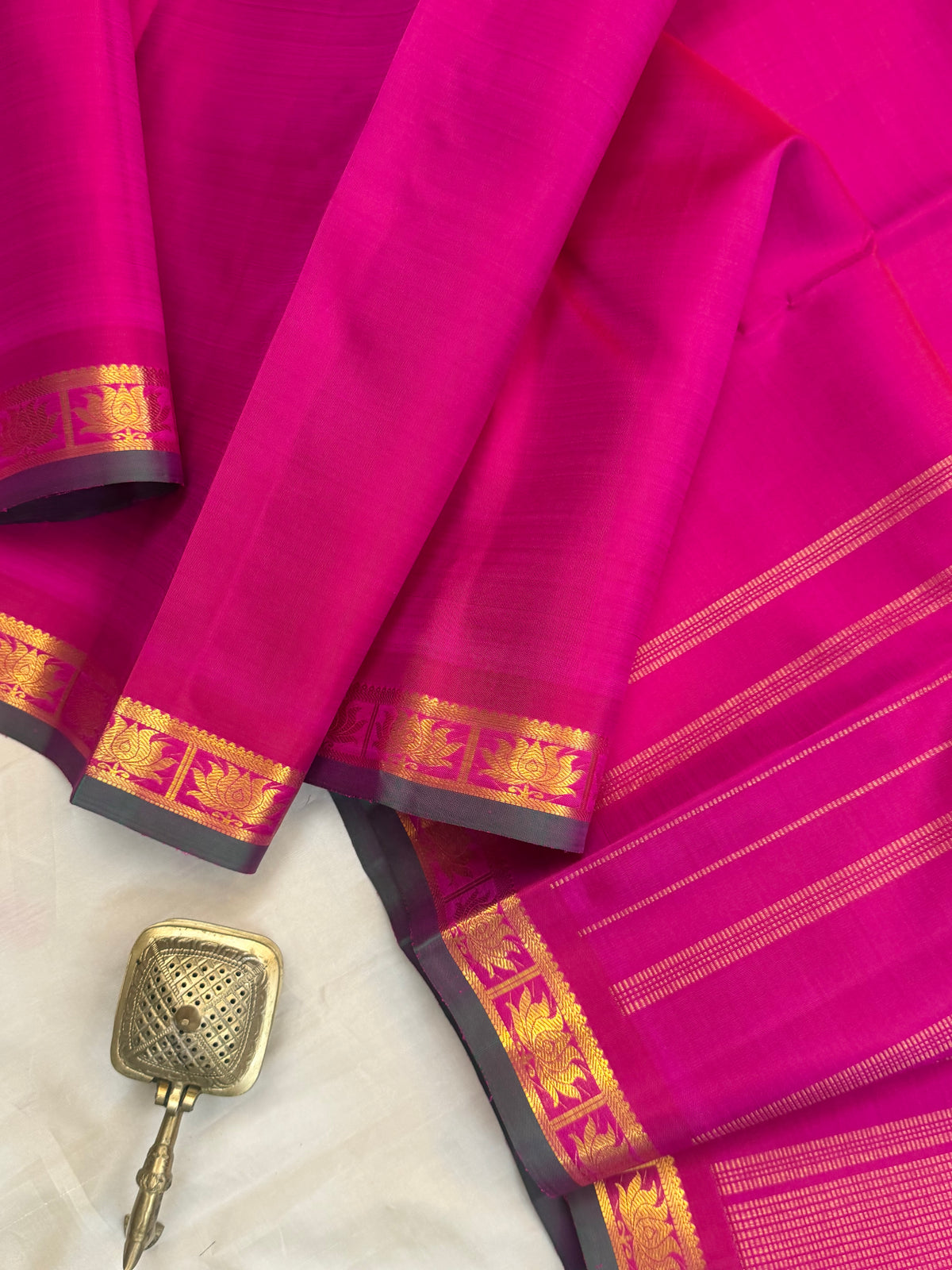 Rani pink small border / Silk Kanjipuram CLSA11566