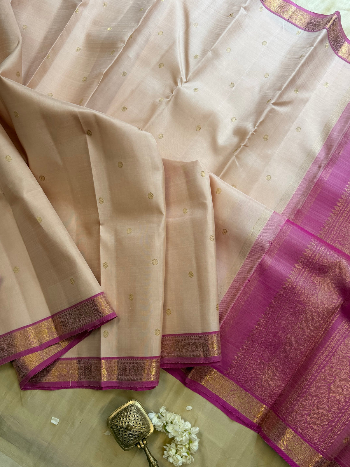 Creamish pink small border : Kanjipuram silk saree clsa 11349