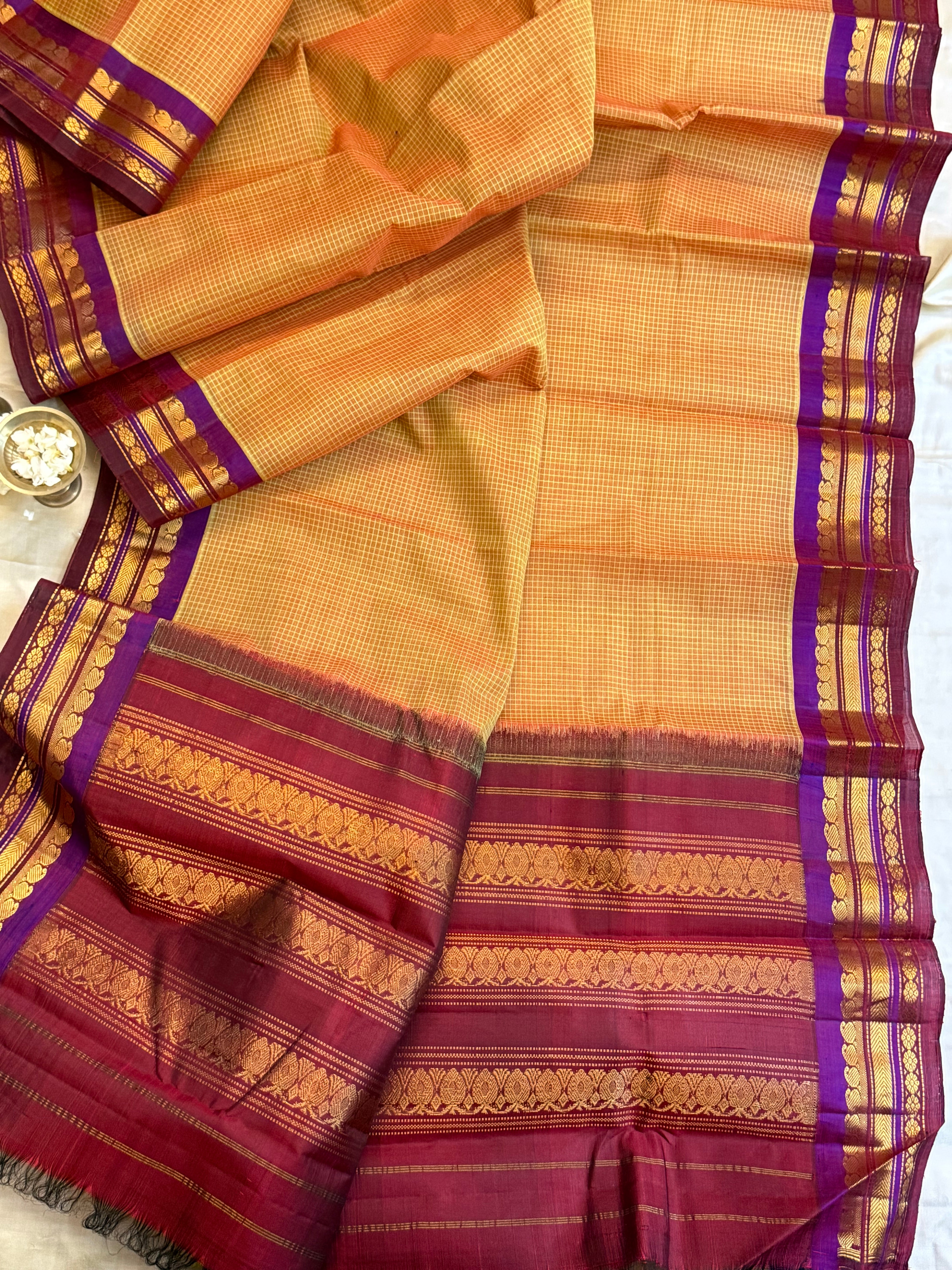 Golden shot purple korvai / Gadwal cotton ( No Blouse)