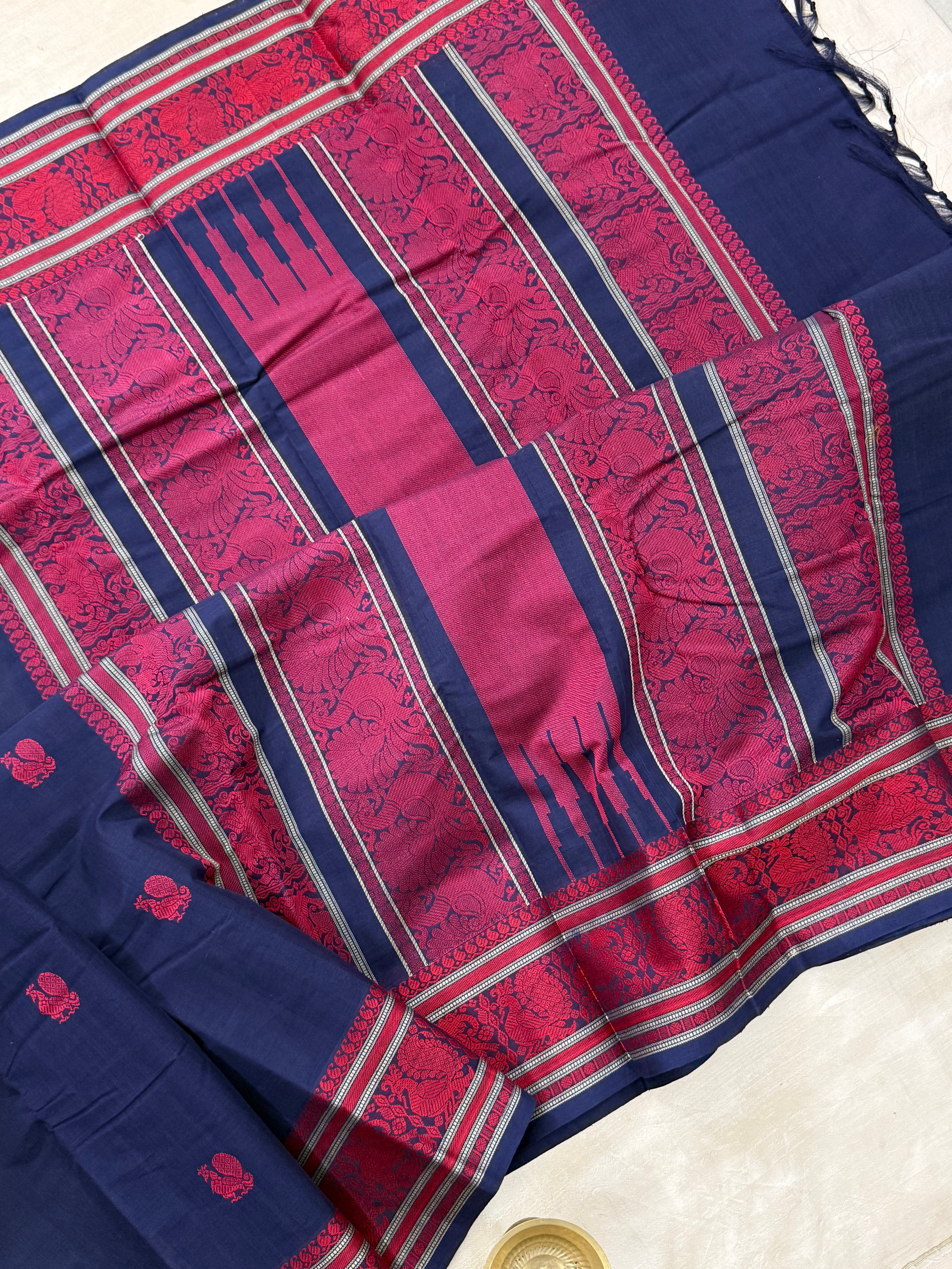 Dark blue and red / Kanchi Cotton