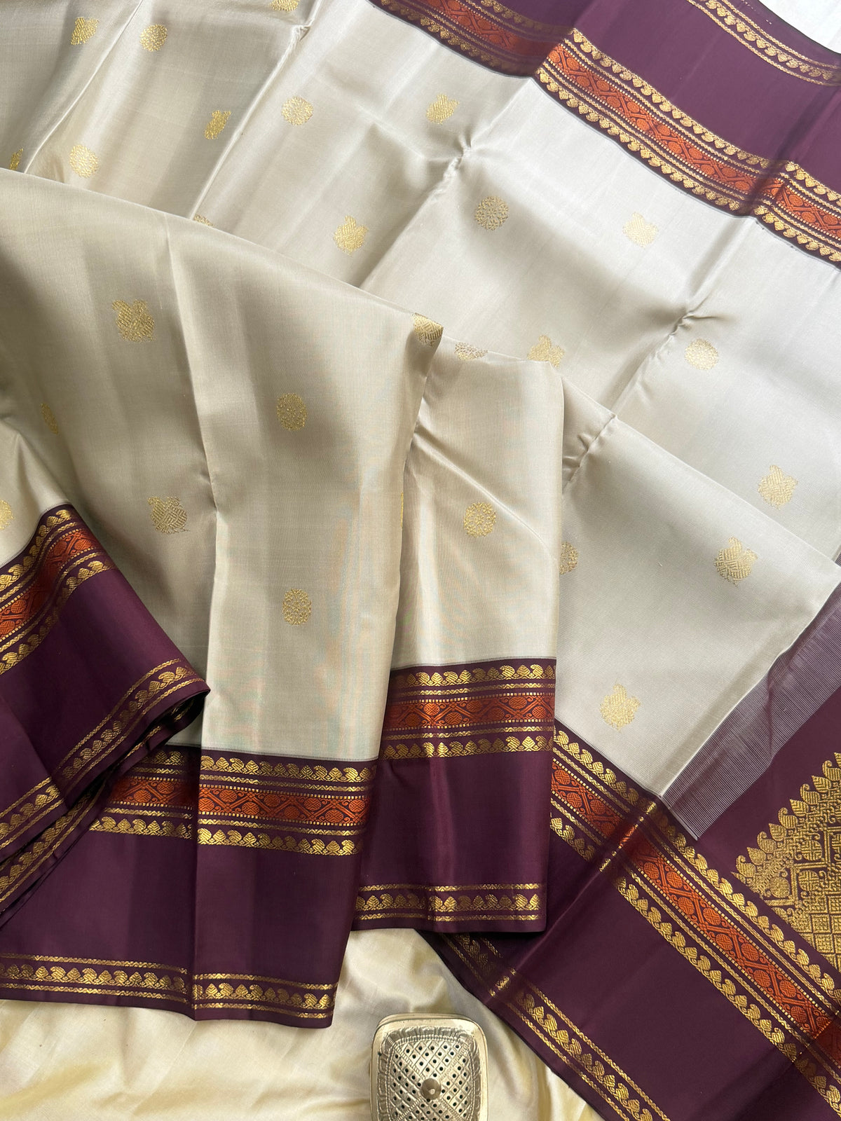 Beige Korvai / Arani silk