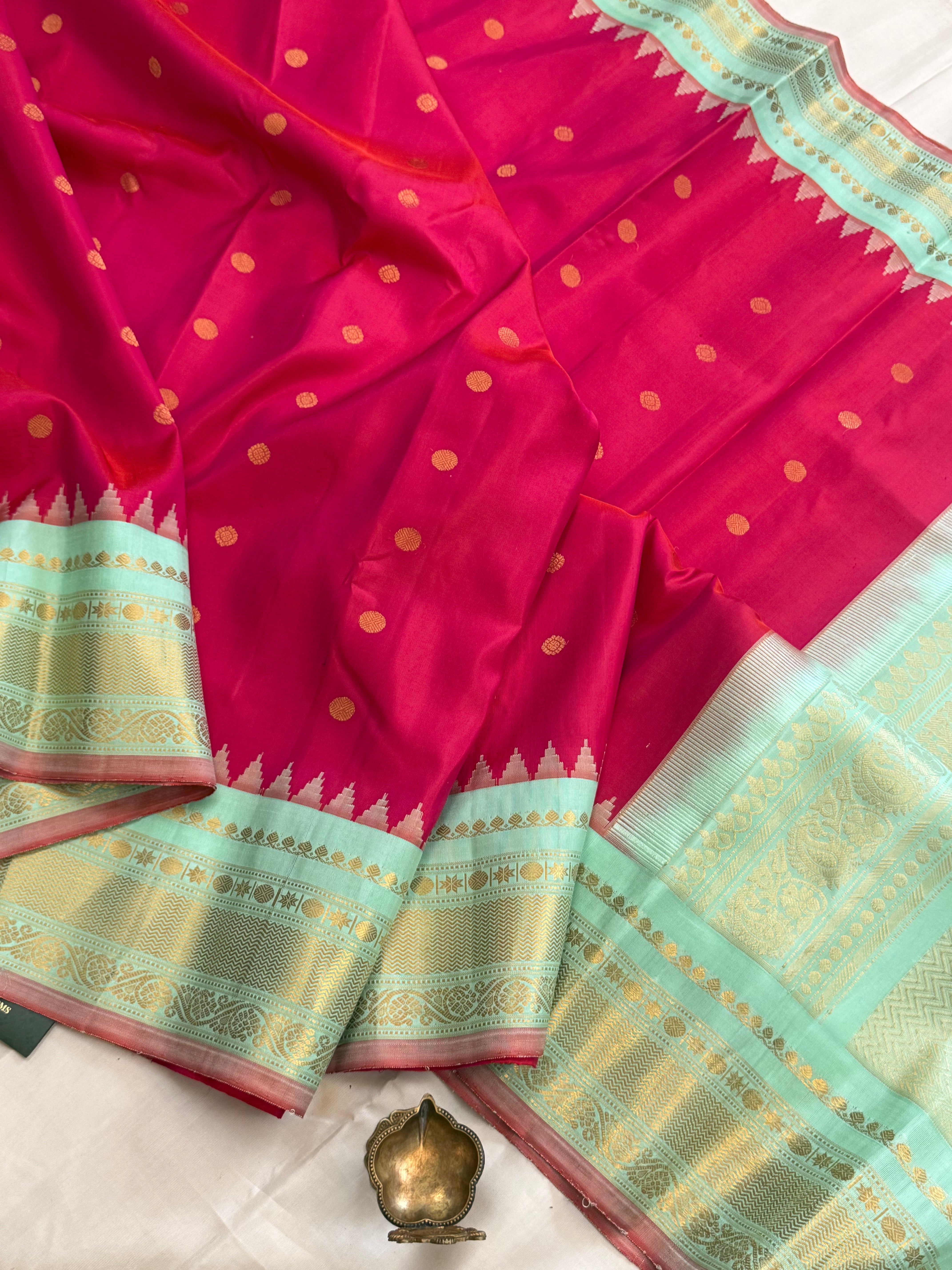 Double tone pink with pastel green border/ Gadwal silk CLSA11307