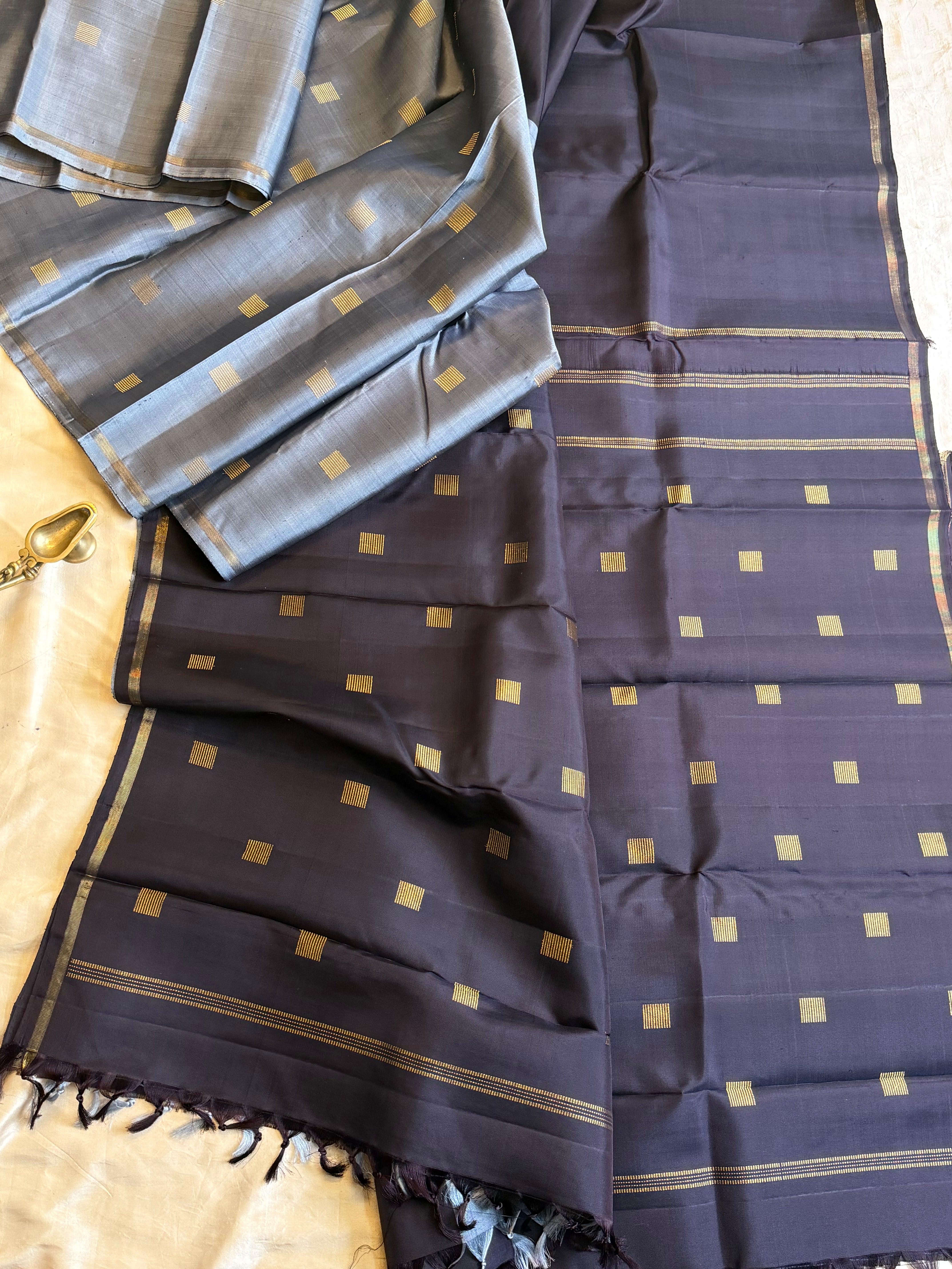 Alavu: araibagam box Butta kanjipuram silk