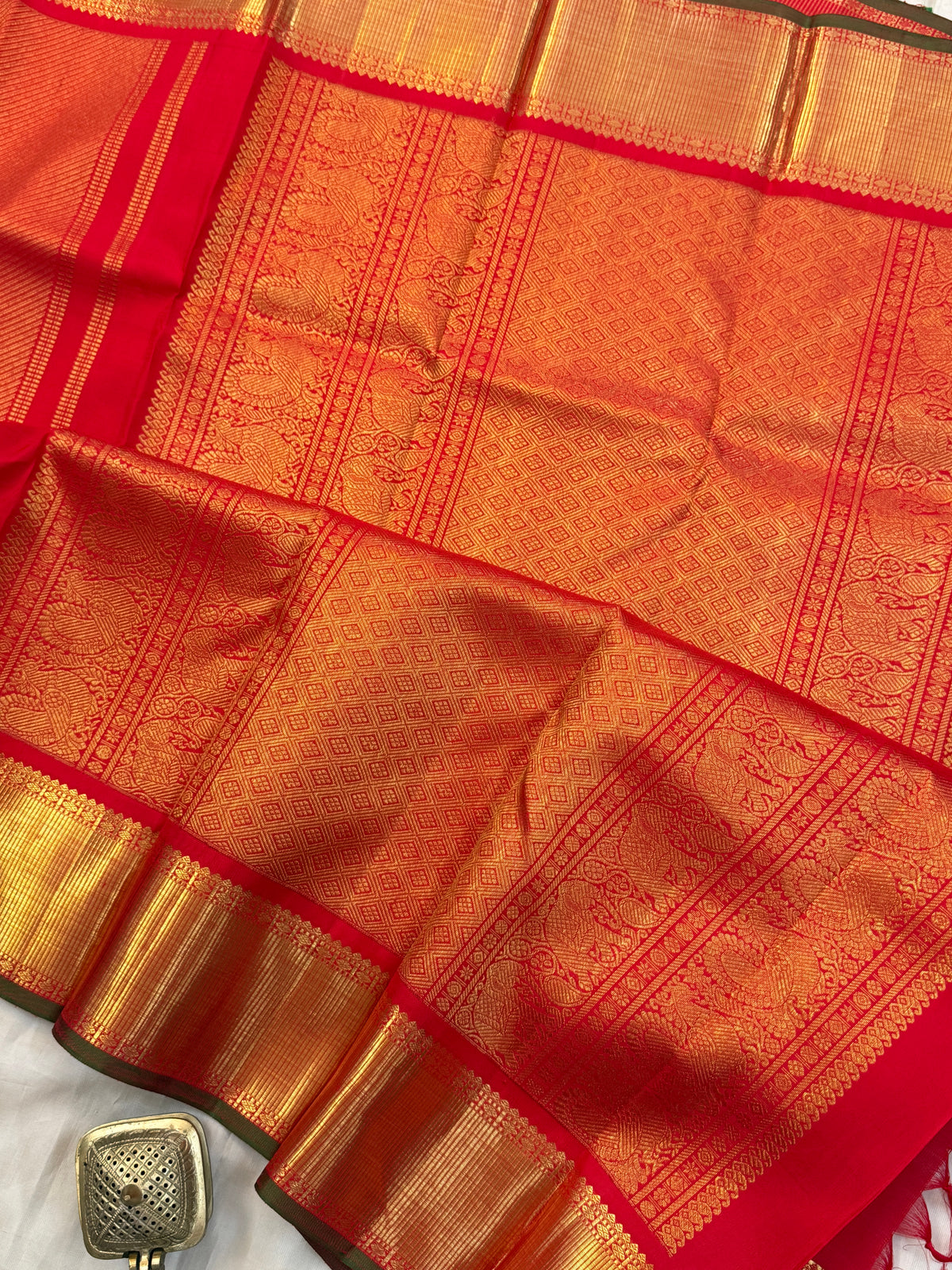 Navarathri - Day 4 Red Colour pure Zari Lehariya getti border /Kanjipuram silk sree Clsa5408