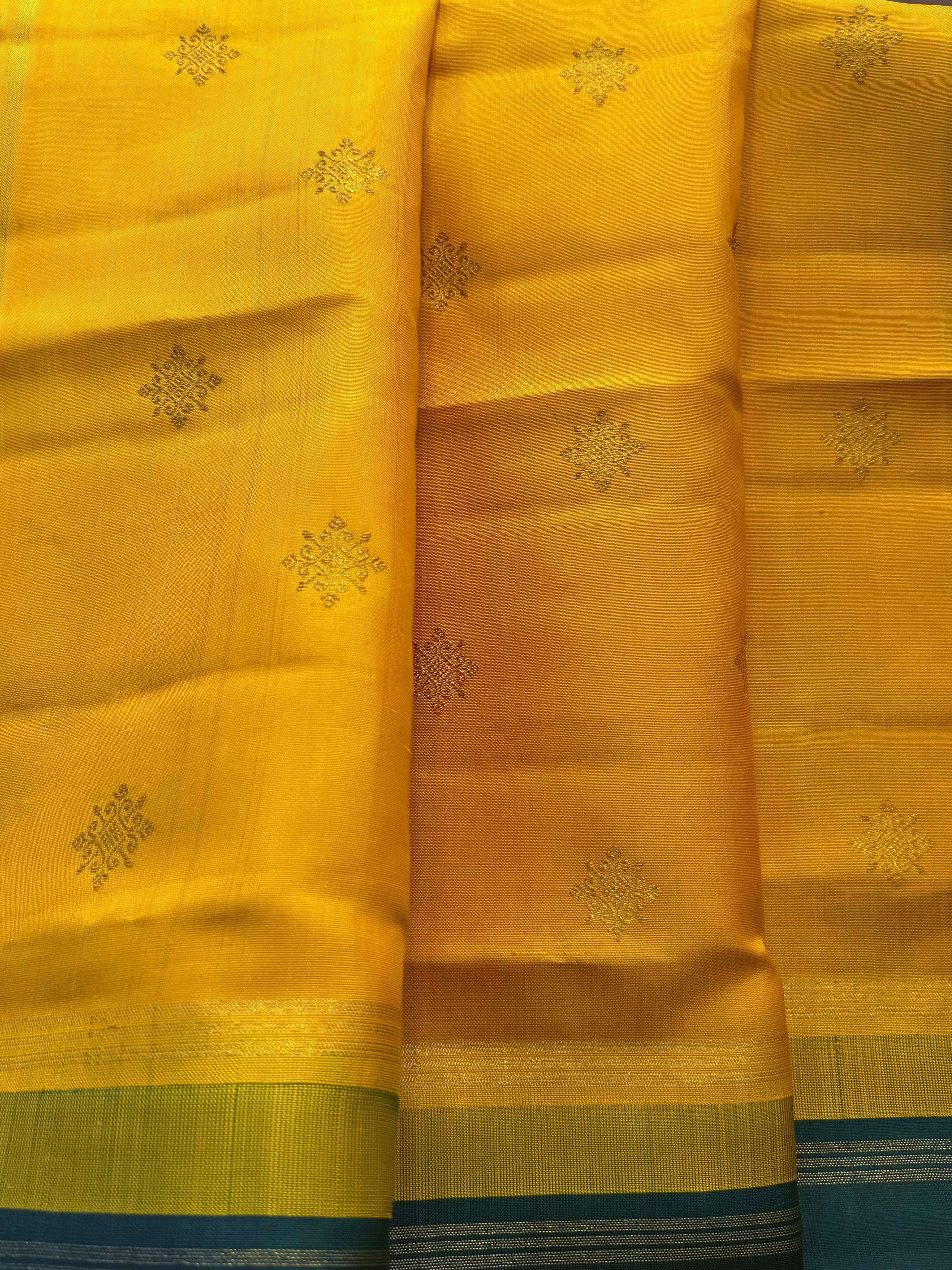 Yellow double color pallu borderless/ Kanjipuram silk CL9976