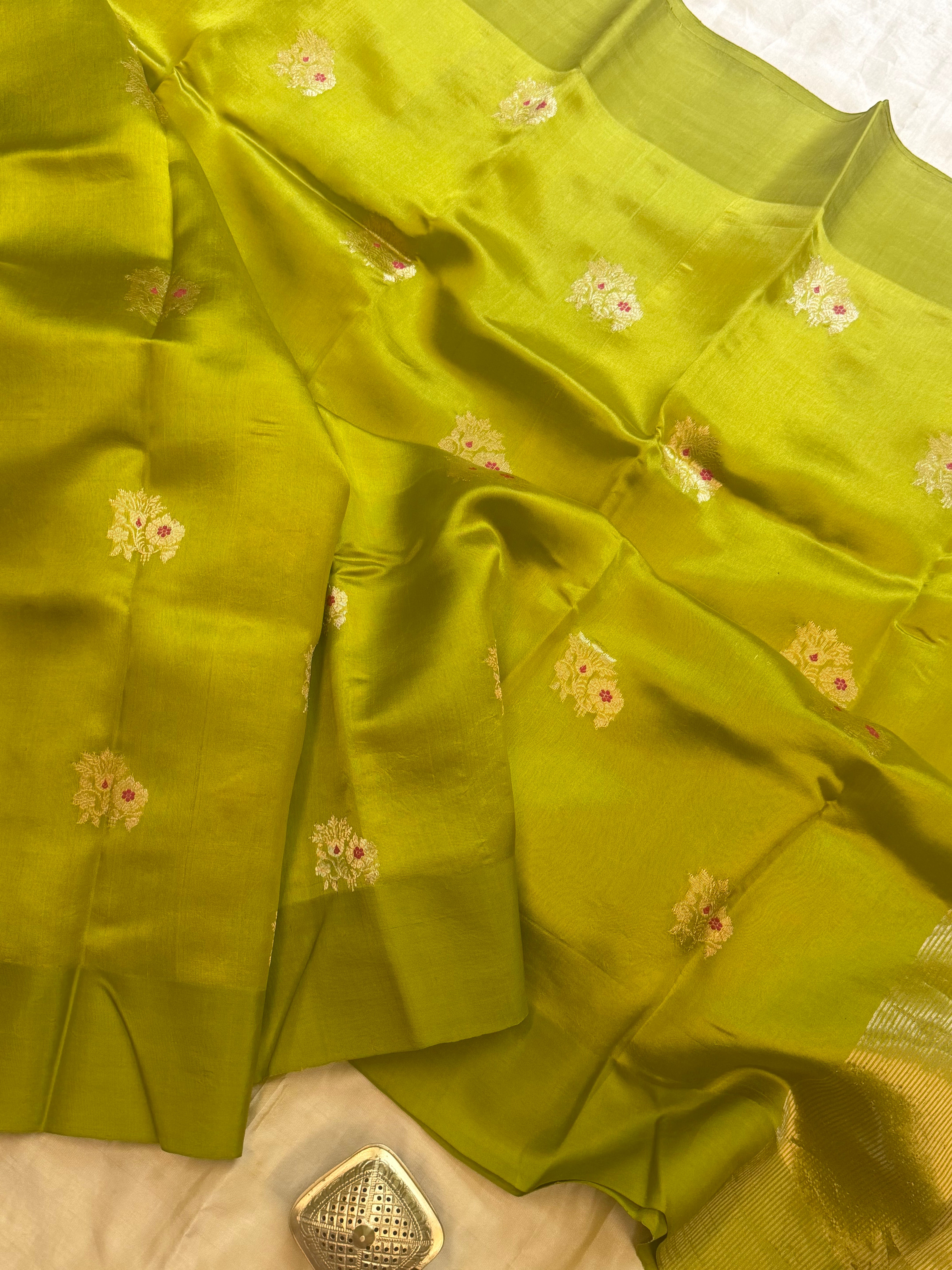 Olive green meenakari Butta / revival Chanderi silk