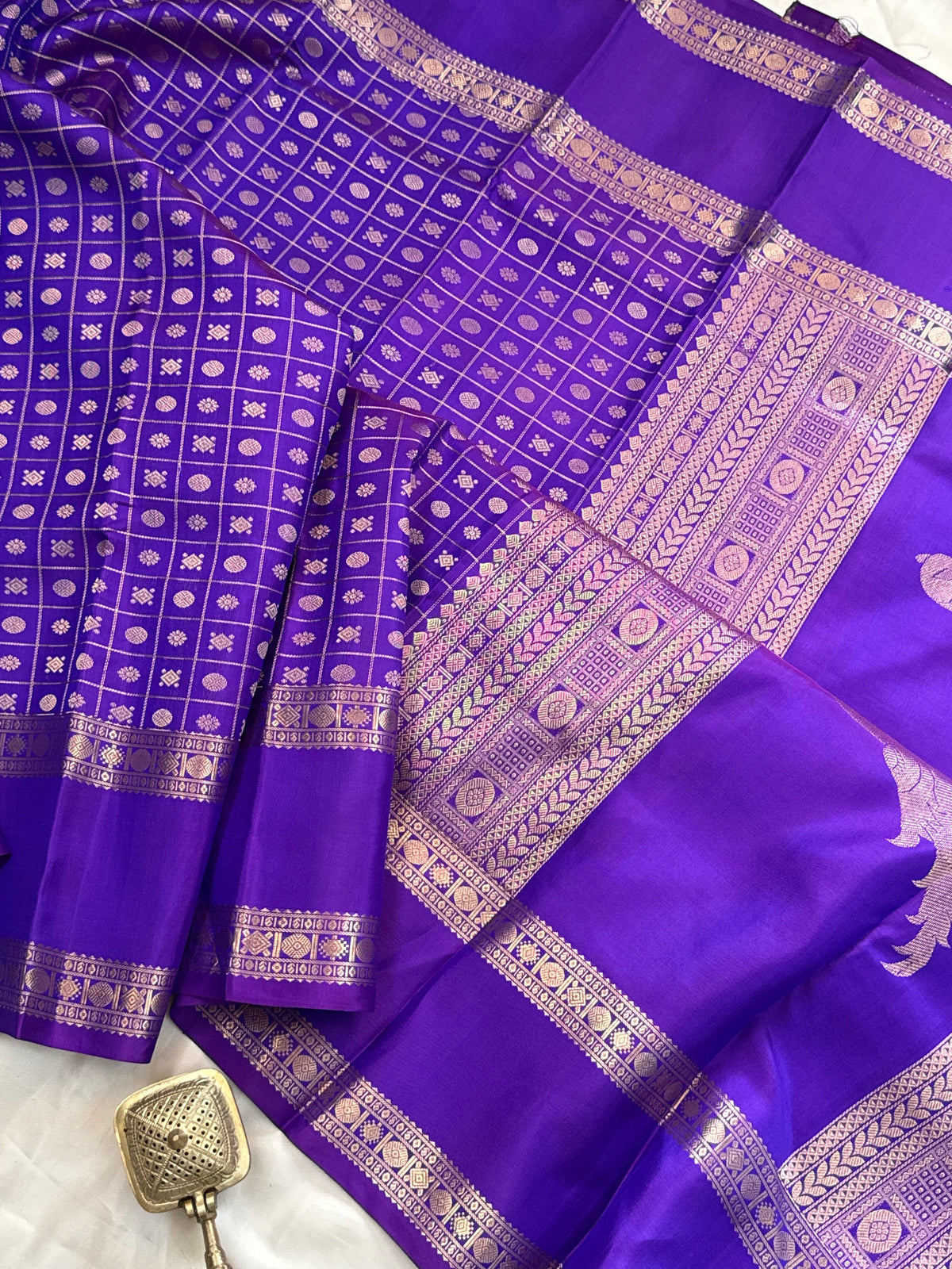 Purplish lakshambutta kili pallu/ Special edition kanjipuram silk