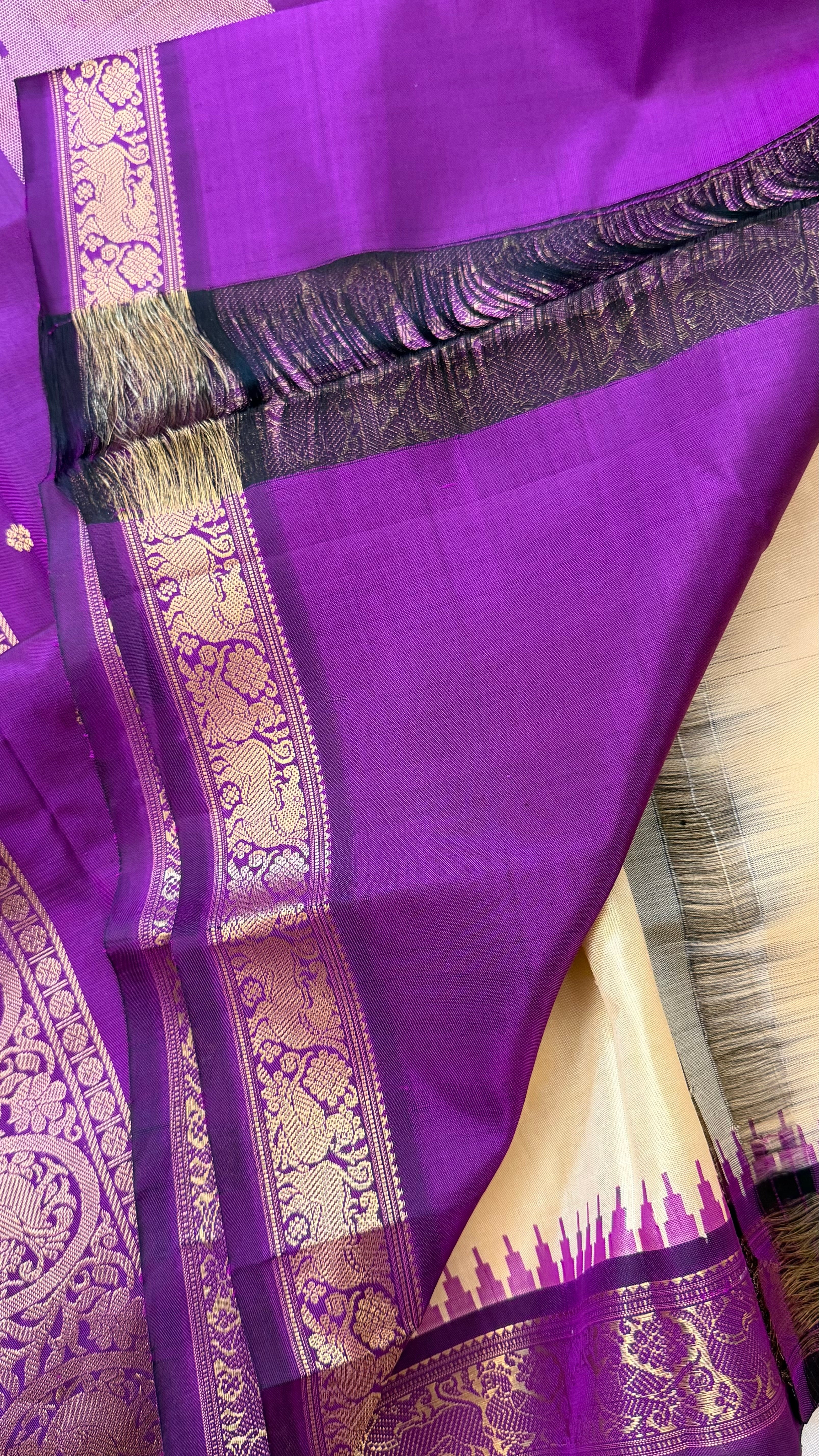 Small weaving defect off white Korvai / special edition