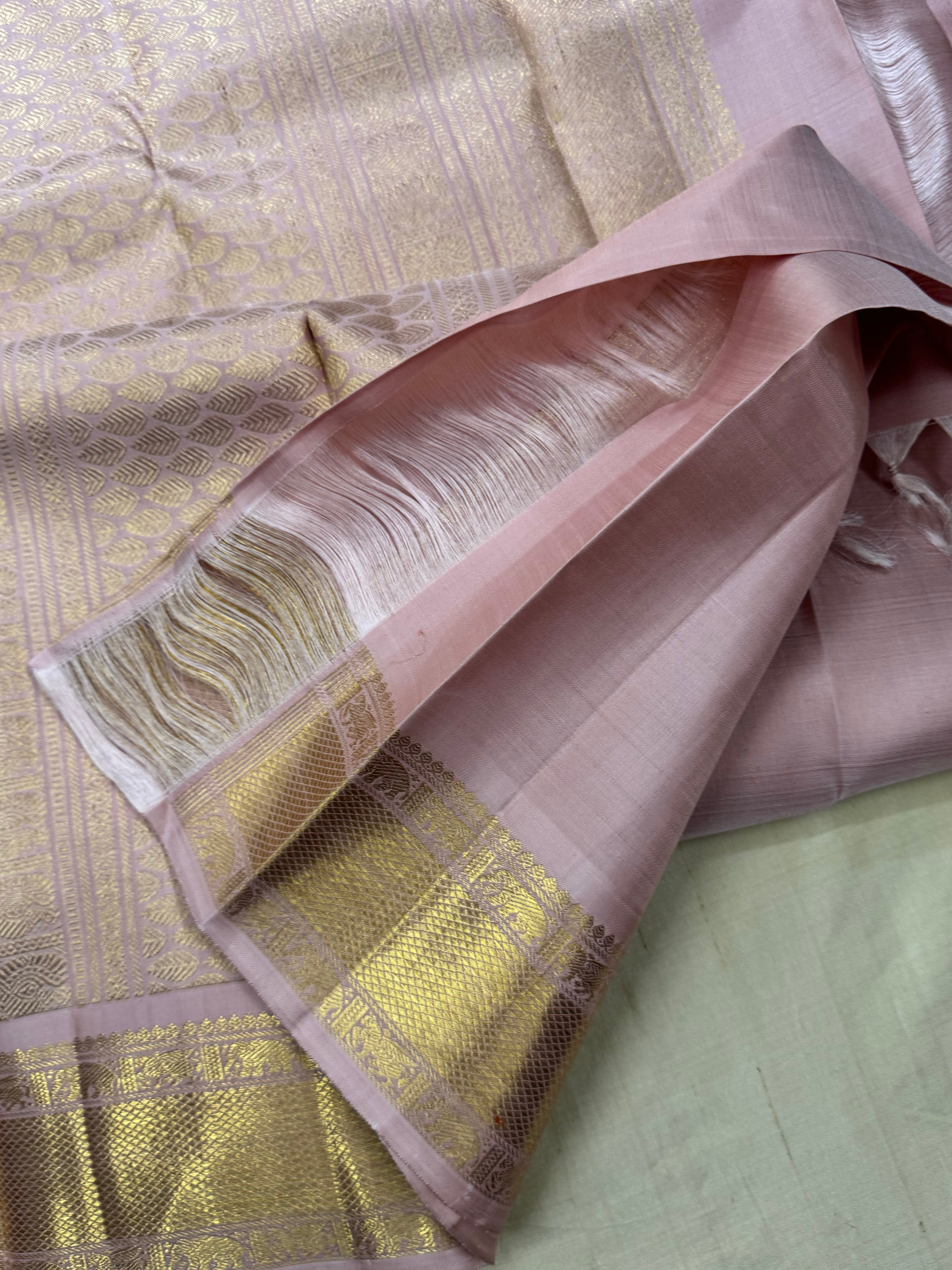 Baby pink Butta / kanjipuram silk