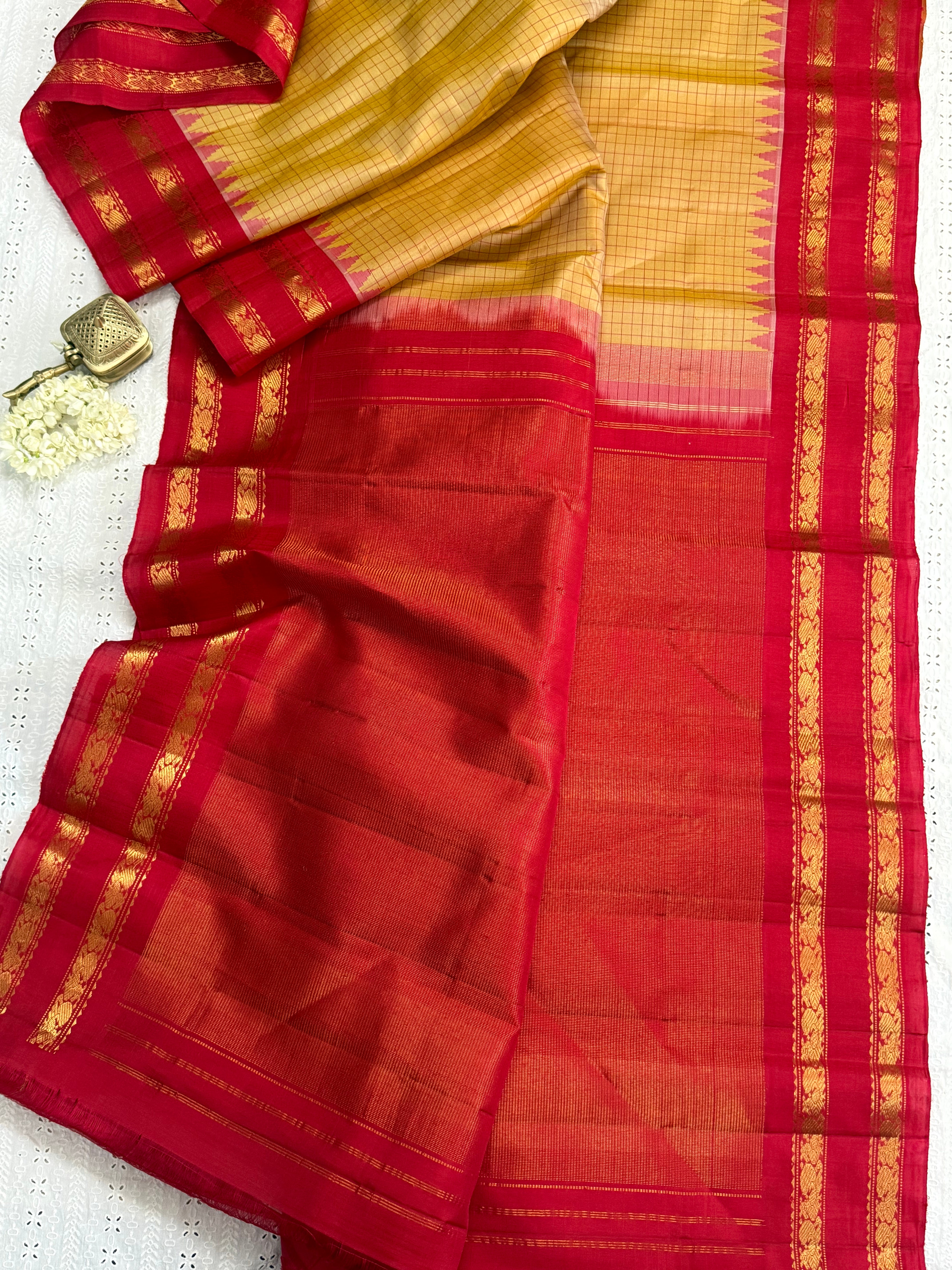 Sandal shot red kattam / Gadwal silk CL10308