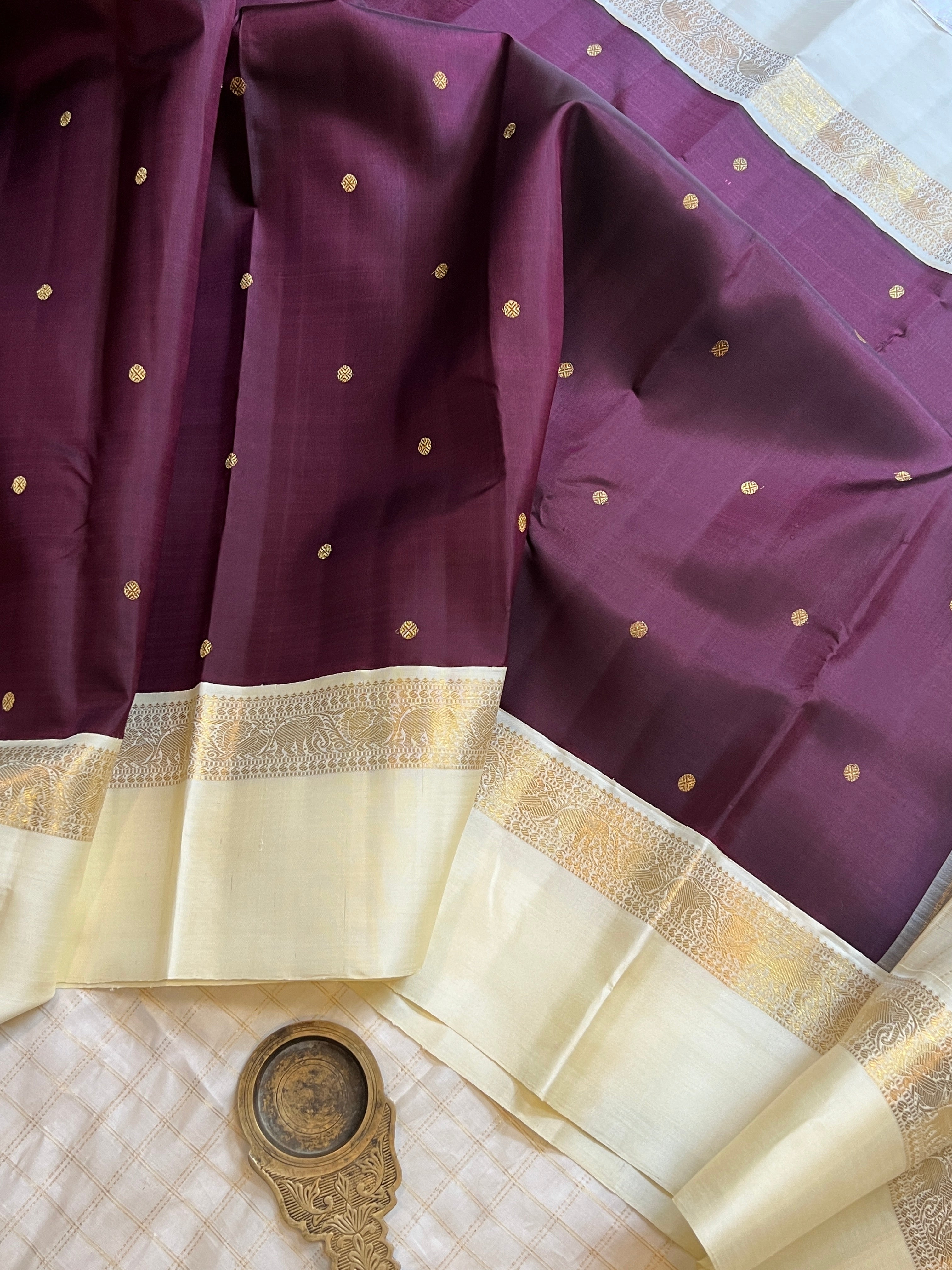 Dark paaku colour kaal erangina border korvai / kanjivaram silk