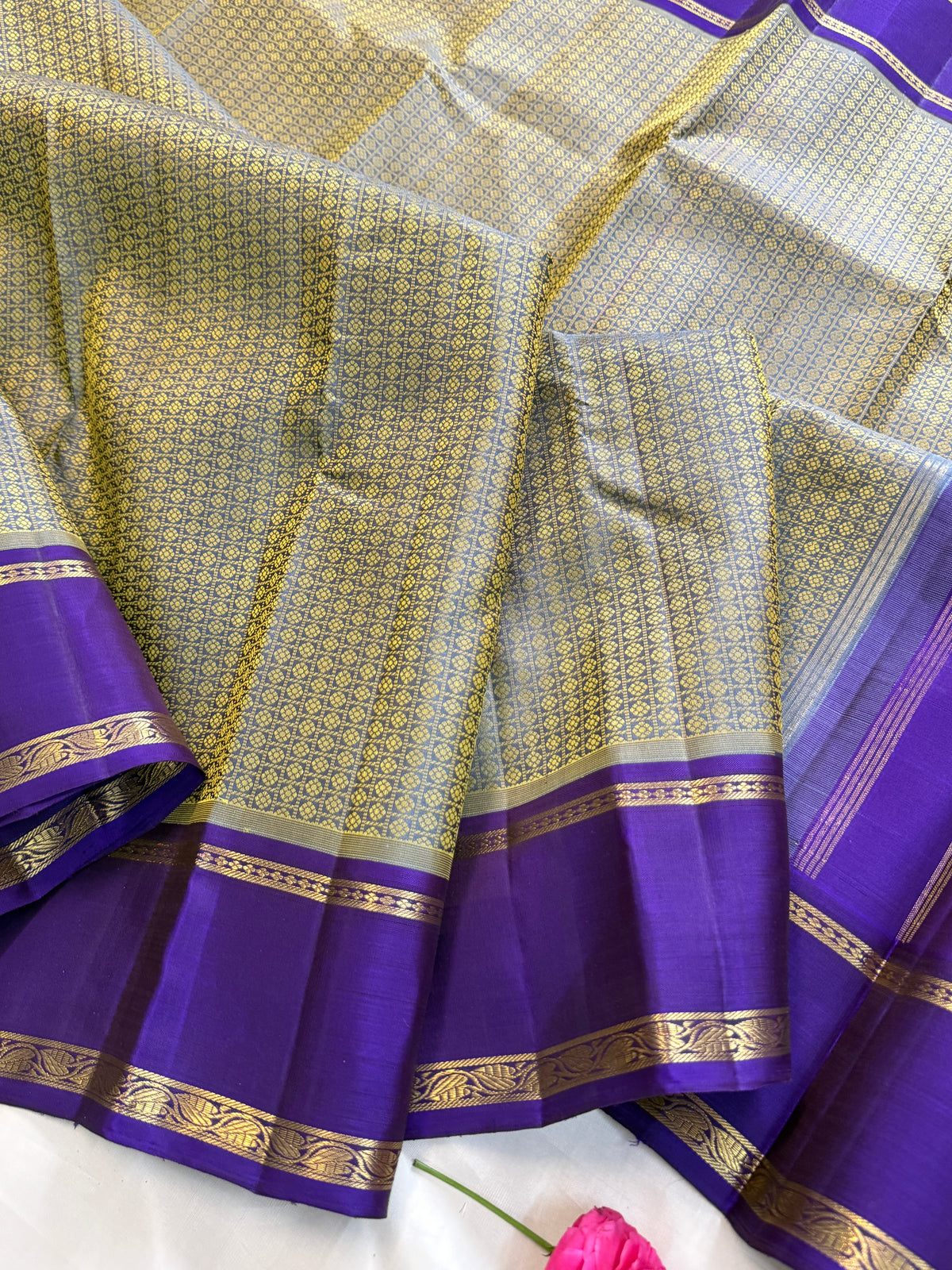 Laksham butta with purple retta pet /kanjipuram silkCLSA11359