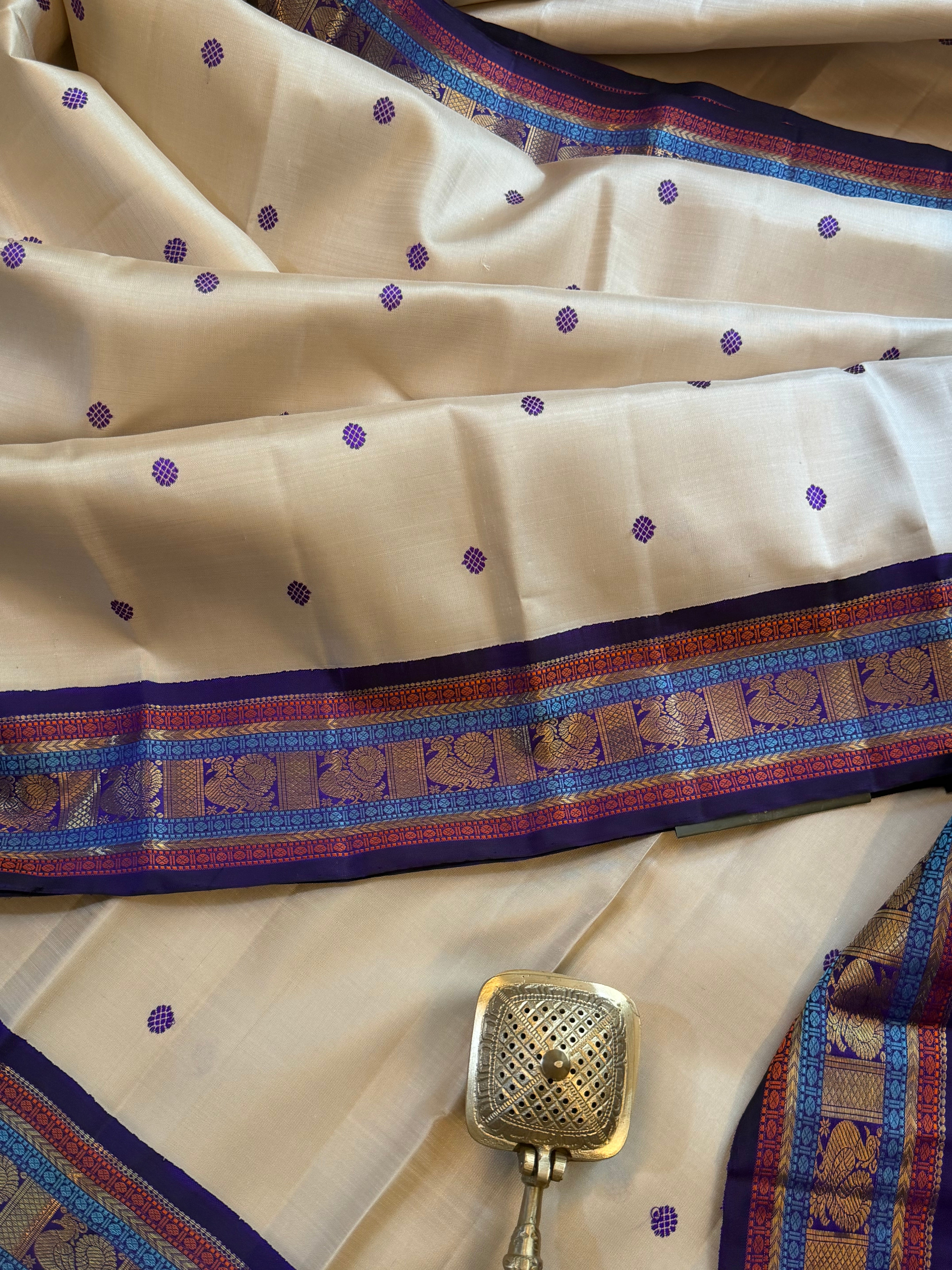 Beige Kai Korvai : Kanjipuram silk