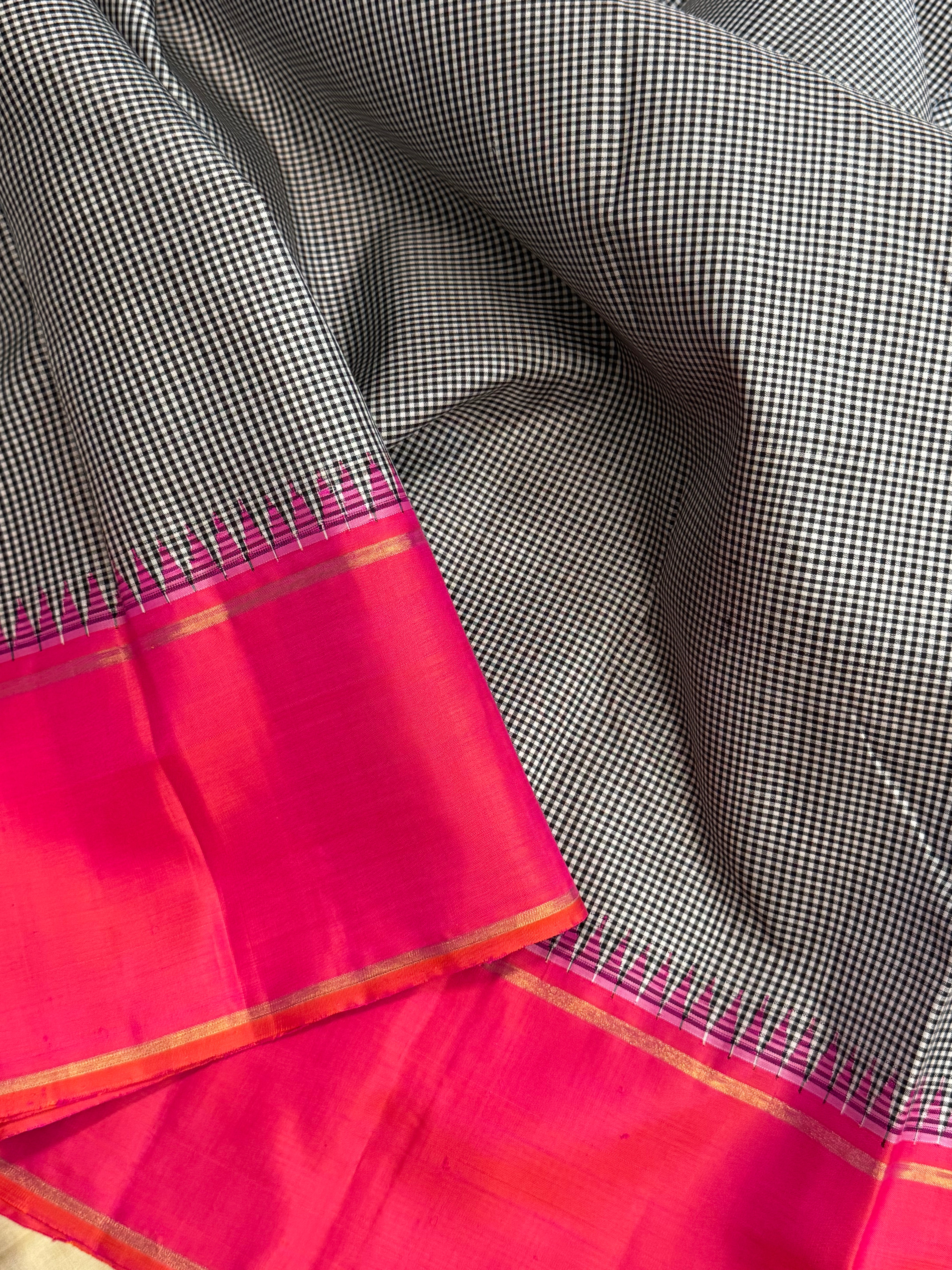 Kasa kasa kattam and pink border / Arani silk