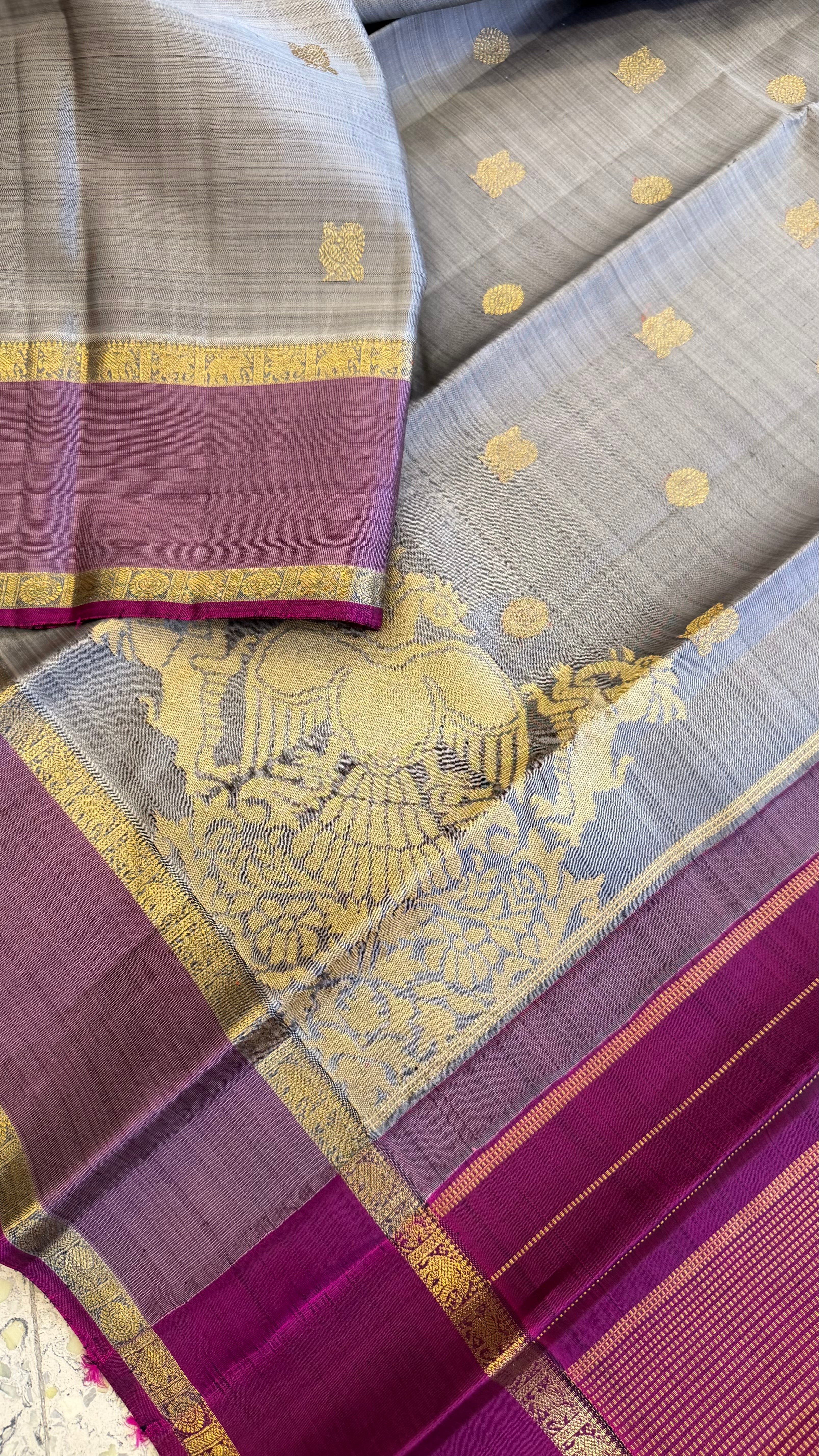 Corner Butta retta pet grey / Kanjipuram silk