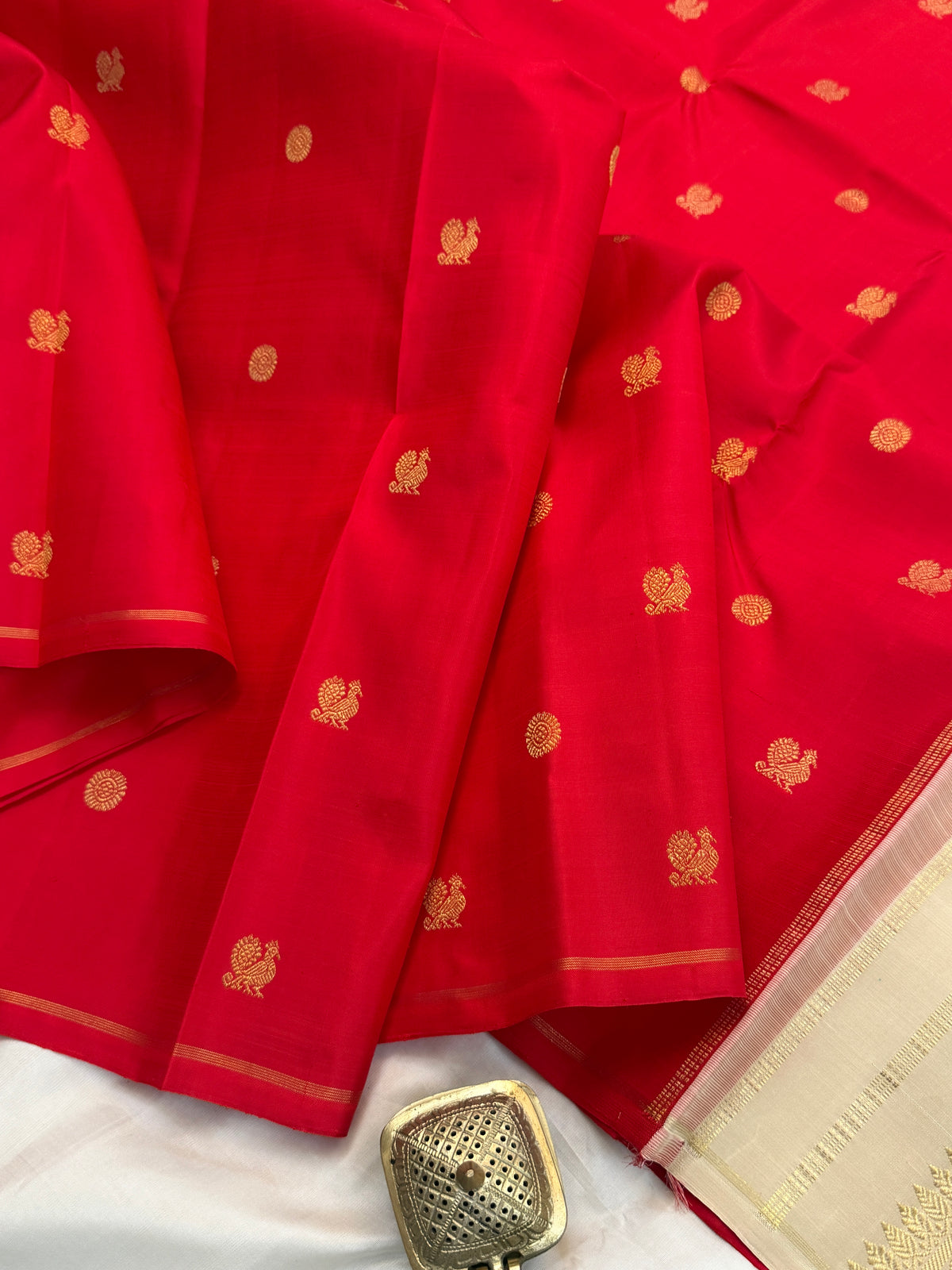 Navarathri - Day 4 Red Colour pure Zari butta border less/Kanjipuram silk sree Clsa 10854