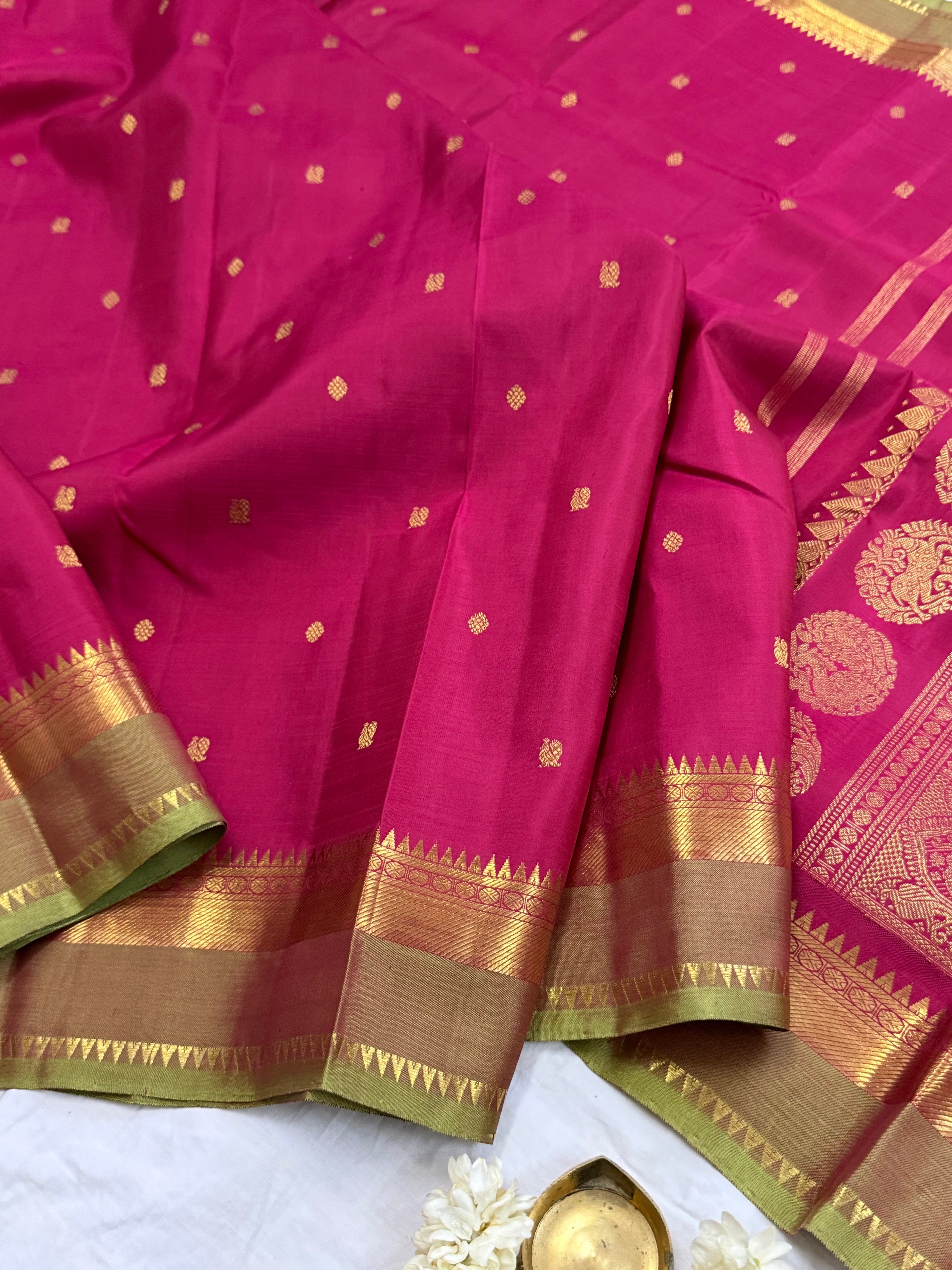 Double tone pink and unique long pallu / Kanjipuram silk