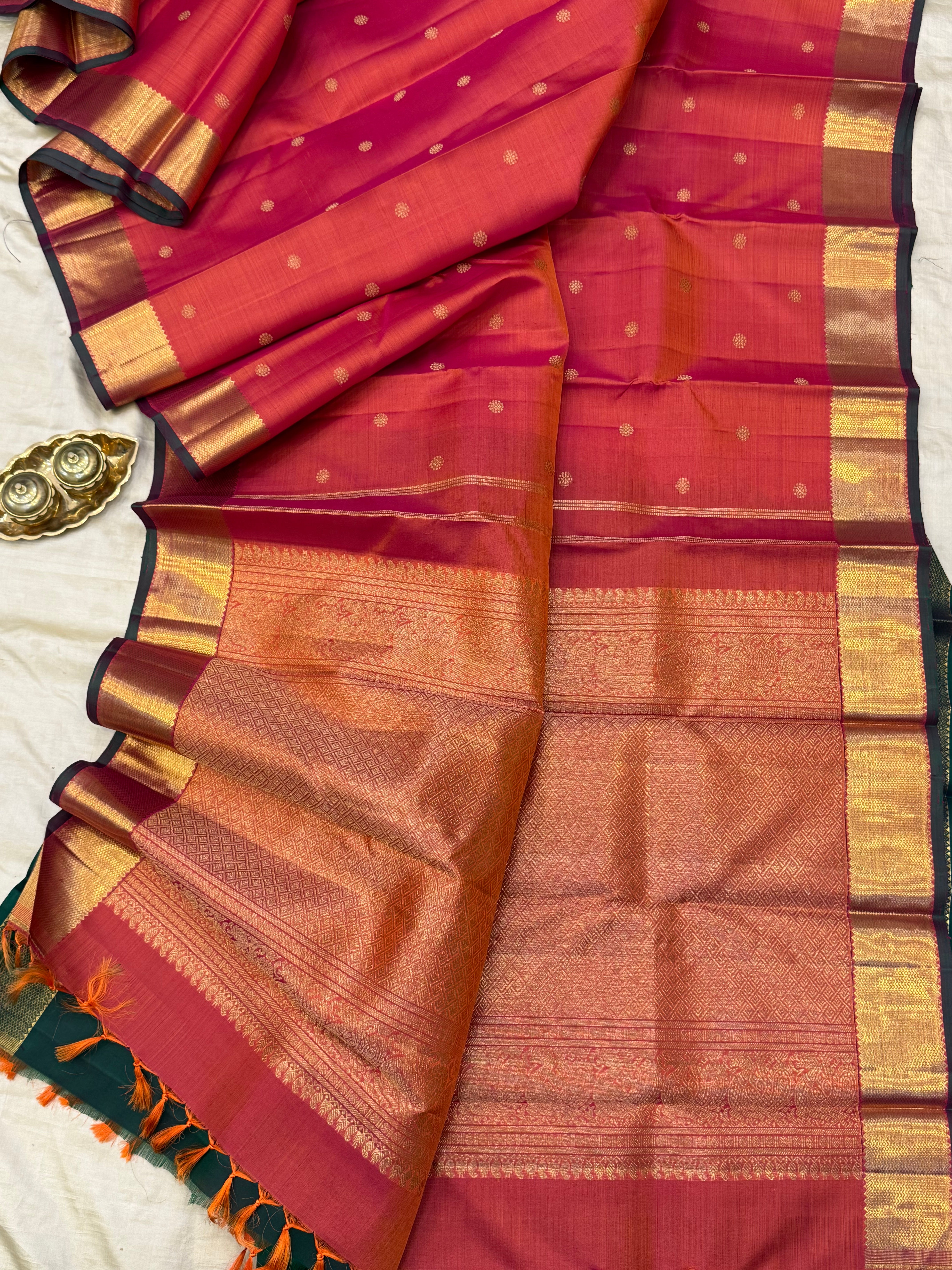 Kalyani: Rustic kamalam butta / kanjipuram silk
