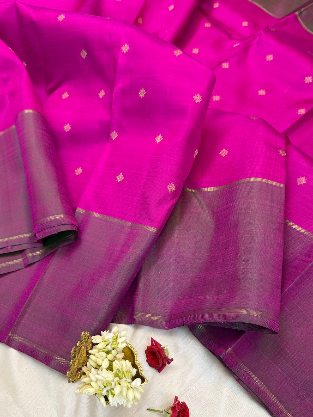 Magenta pink body with retta pet border CLSA12819