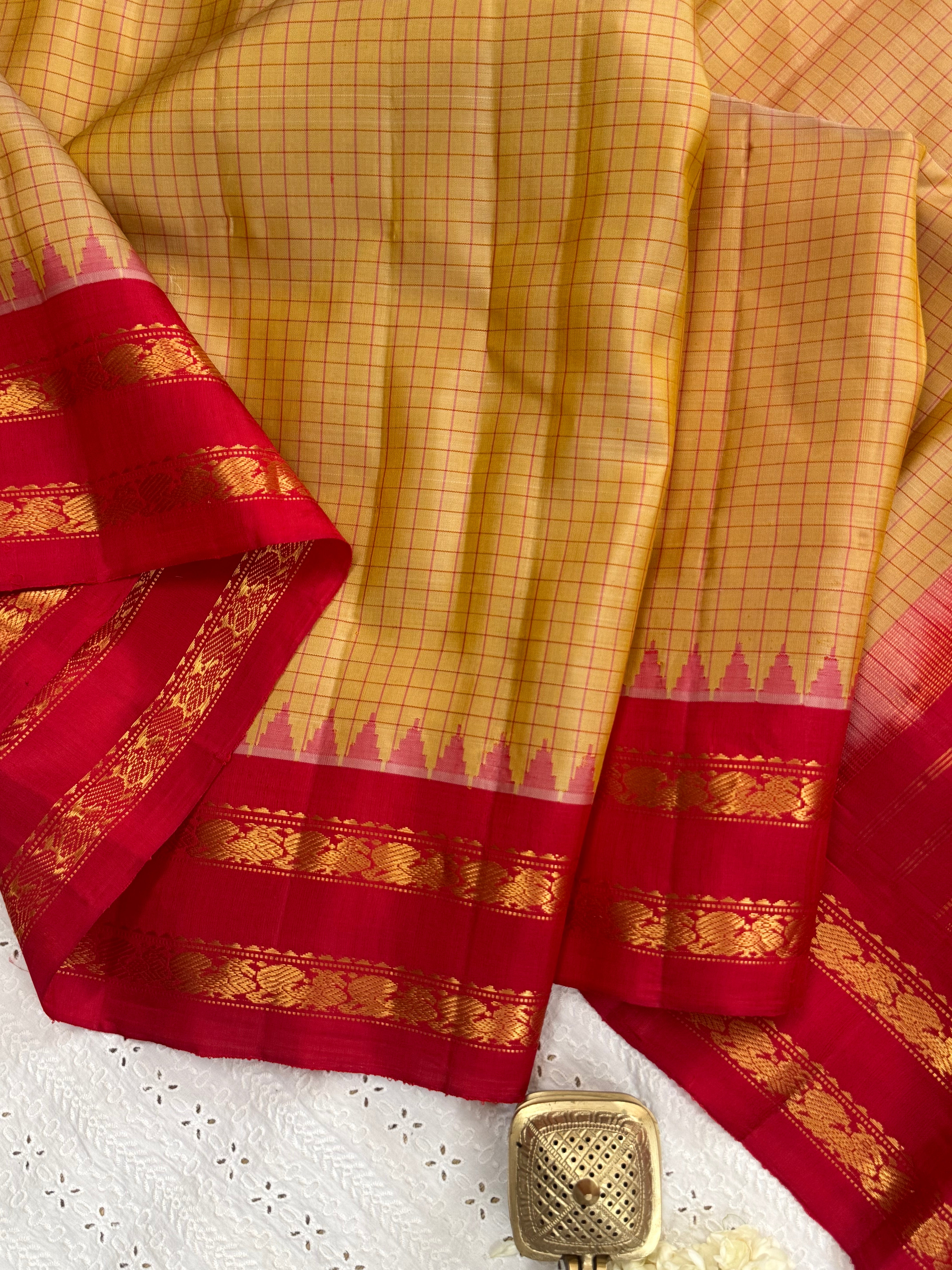 Sandal shot red kattam / Gadwal silk CL10308