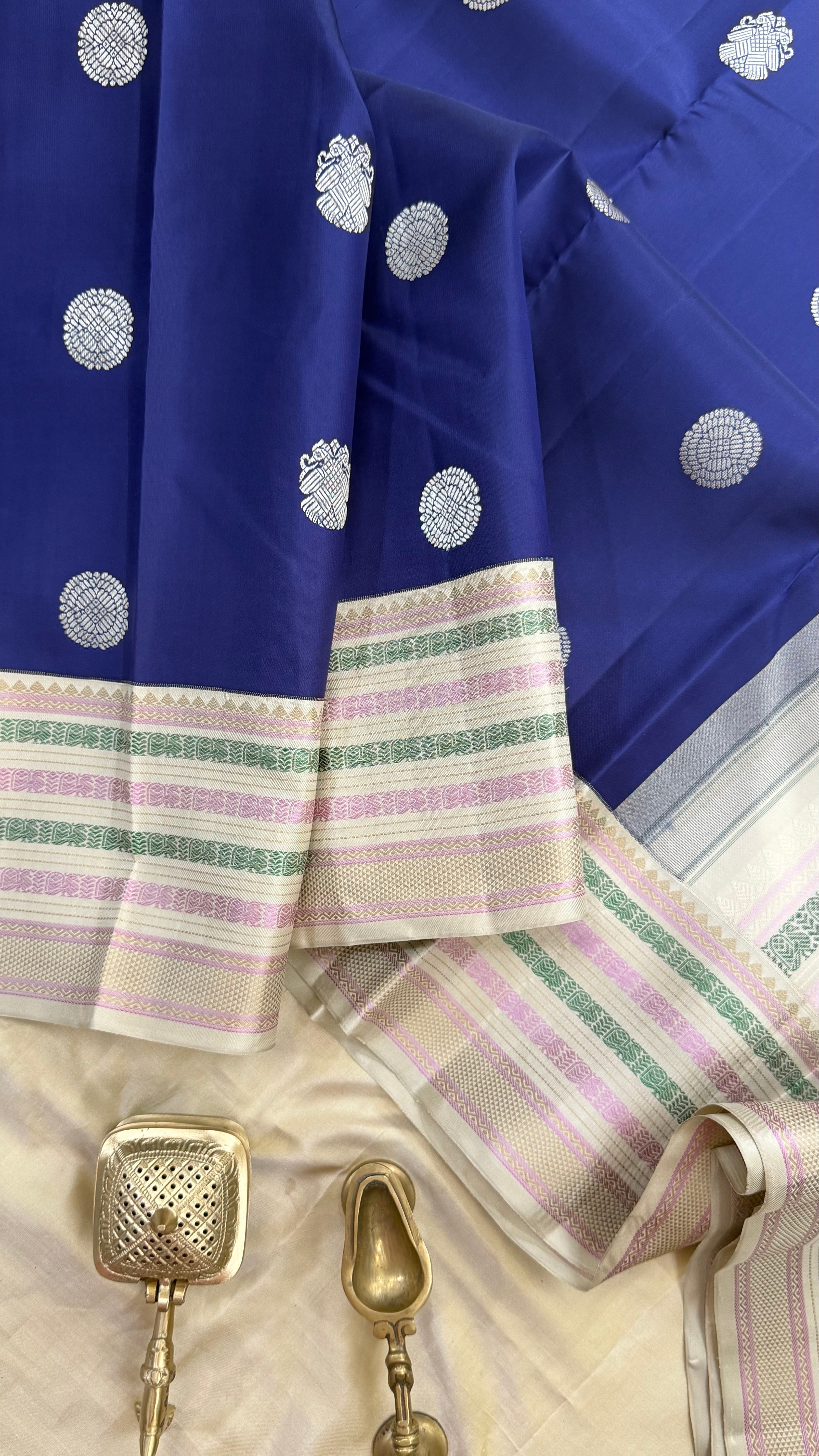 Amoha : Dark blue with cream Korvai Kanjipuram silk 9099CL