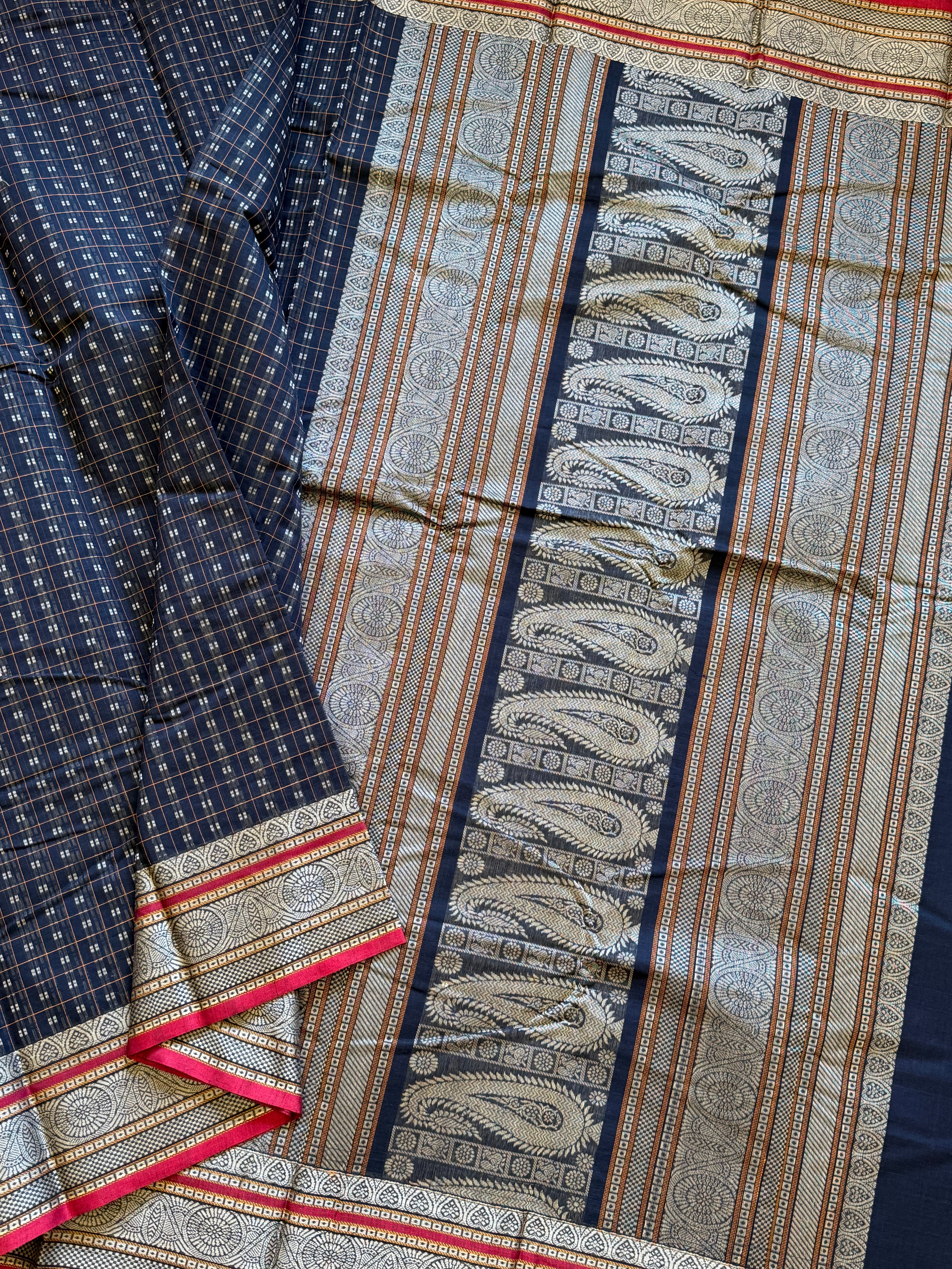 Black button Laksham Butta / Kanchi cotton