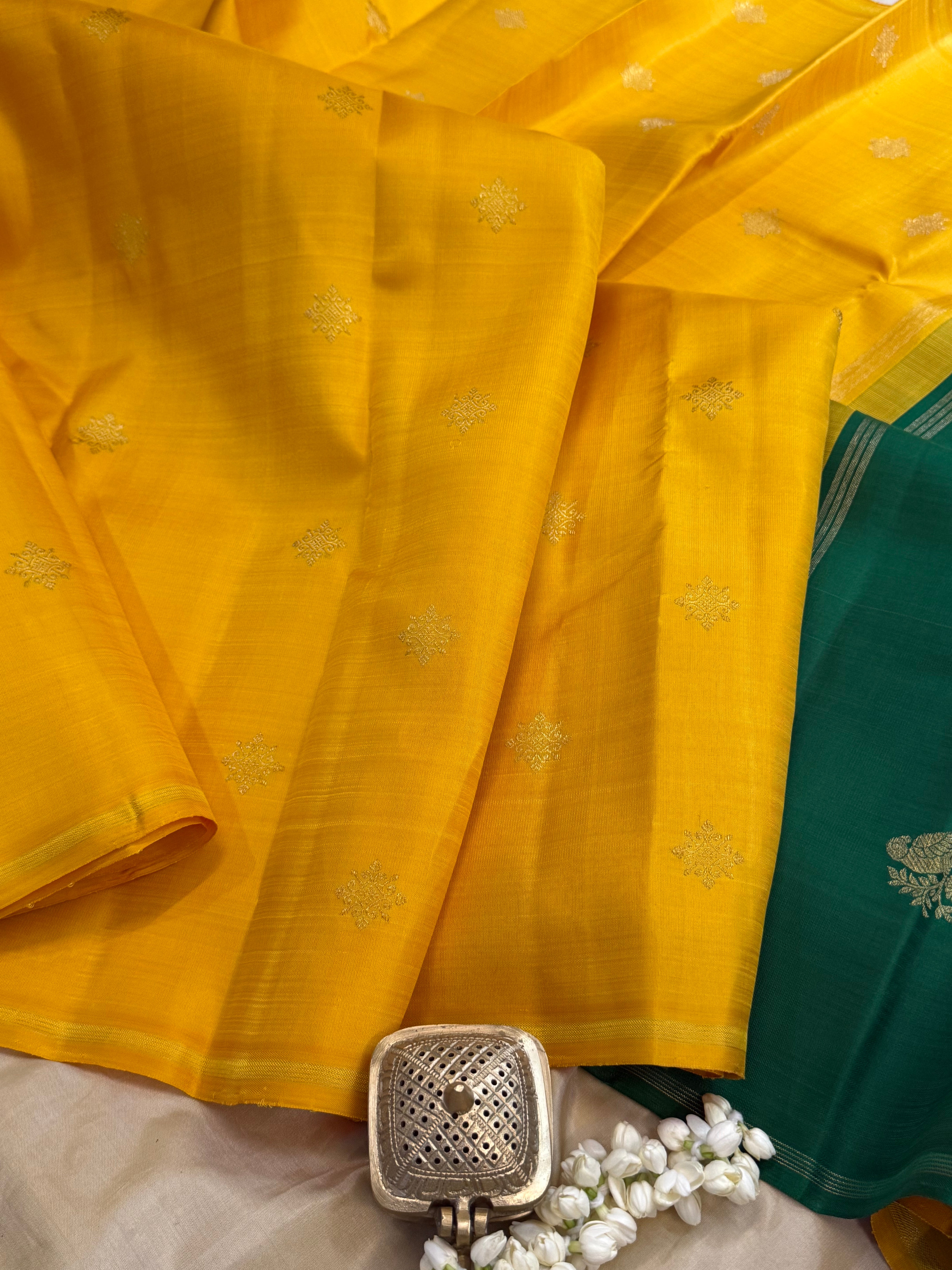 Yellow double color pallu borderless / Kanjipuram silk CL9976