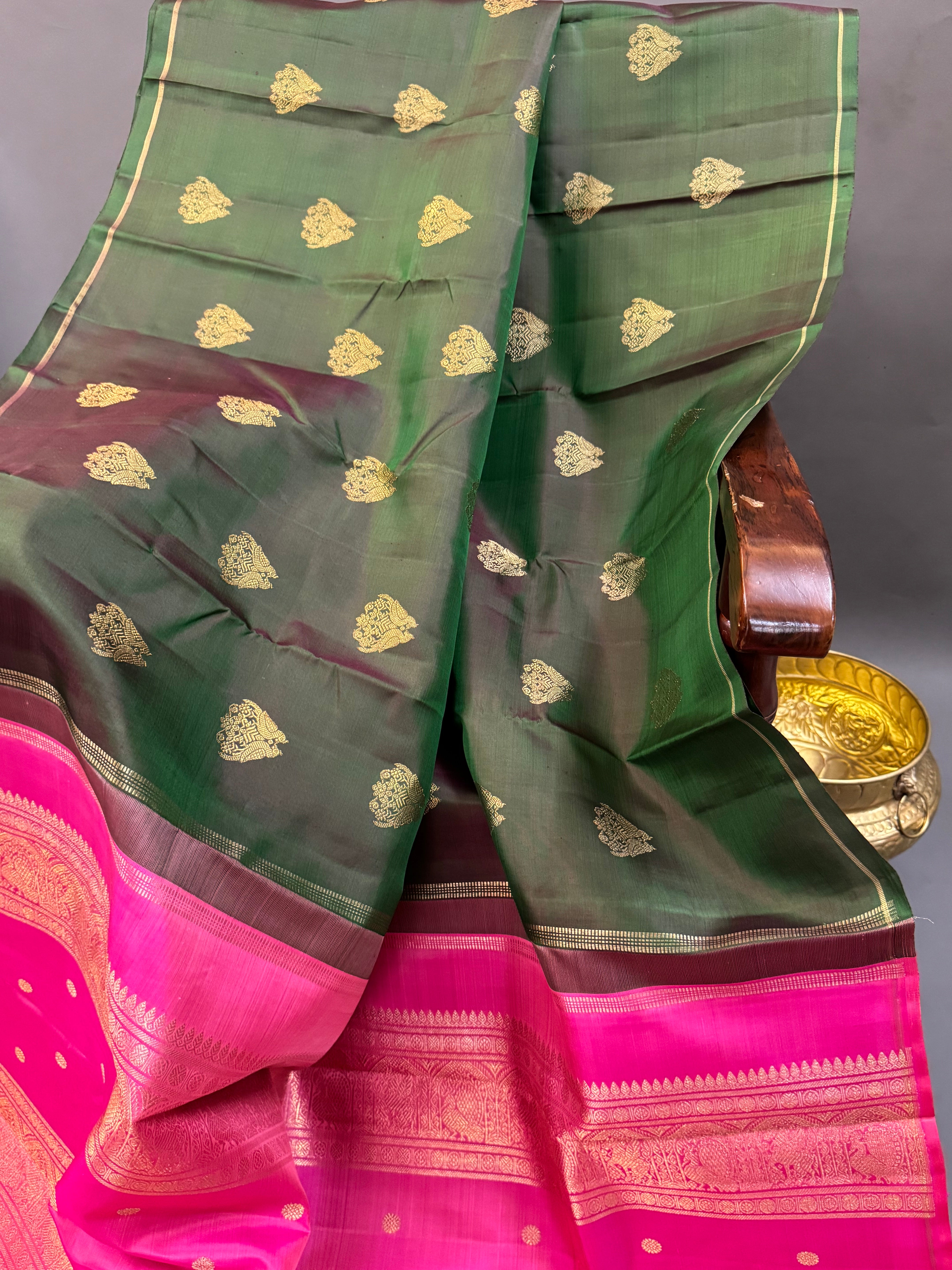 Manthulir Jodi kili Borderless kanjipuram silk saree