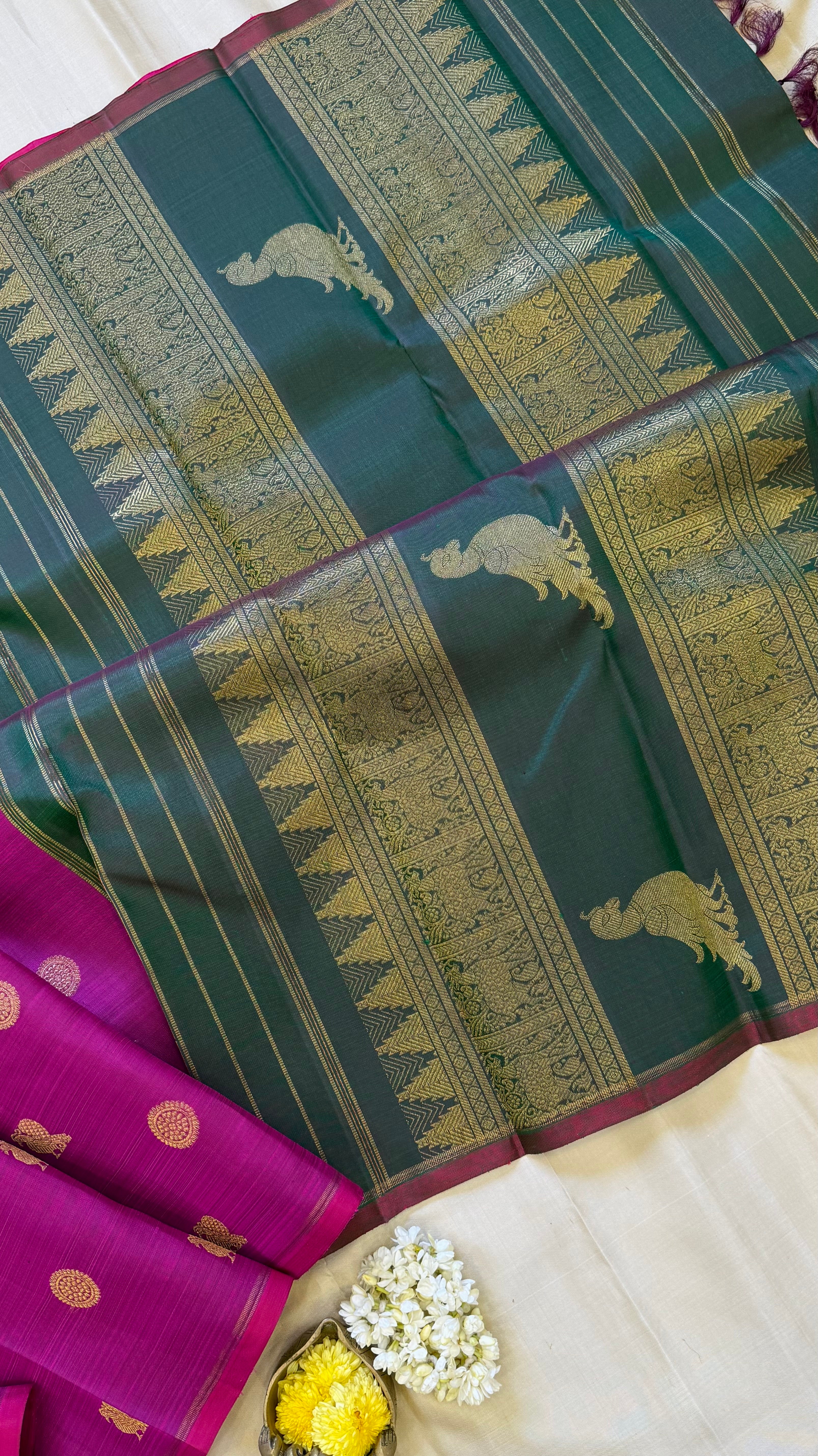 Magenta pink borderless/ kanjipuram silk