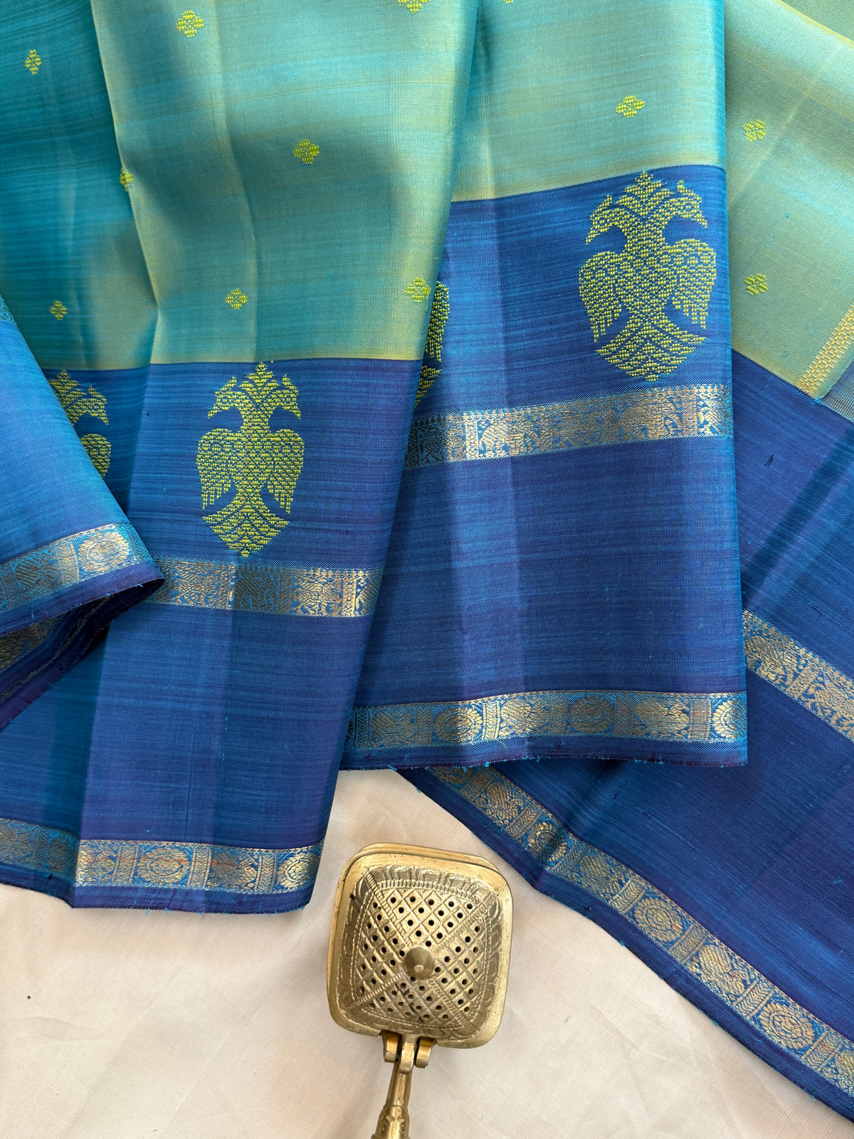 Aqua blue and iruthalaipakshi butta/kanjipuram silk saree clsa 11621