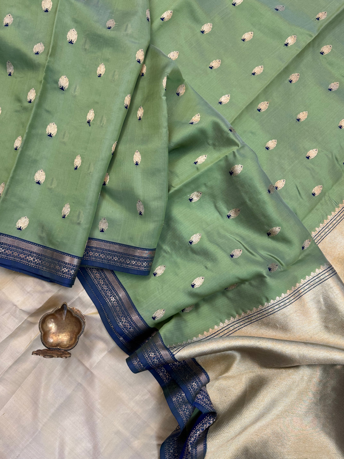 Elakai green ektara premium Royal Chanderi