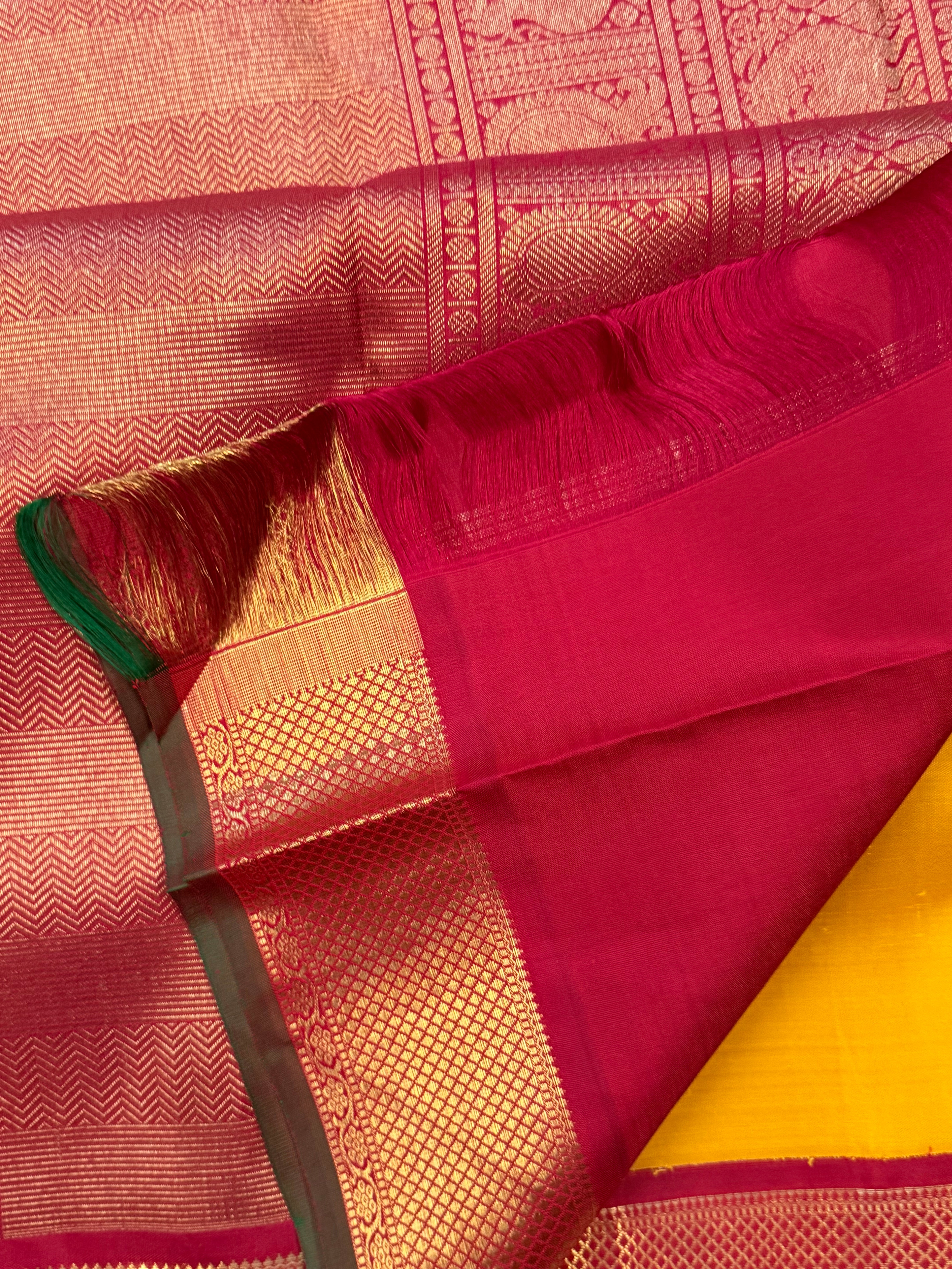 Golden manjal korvai / kanjipuram silk