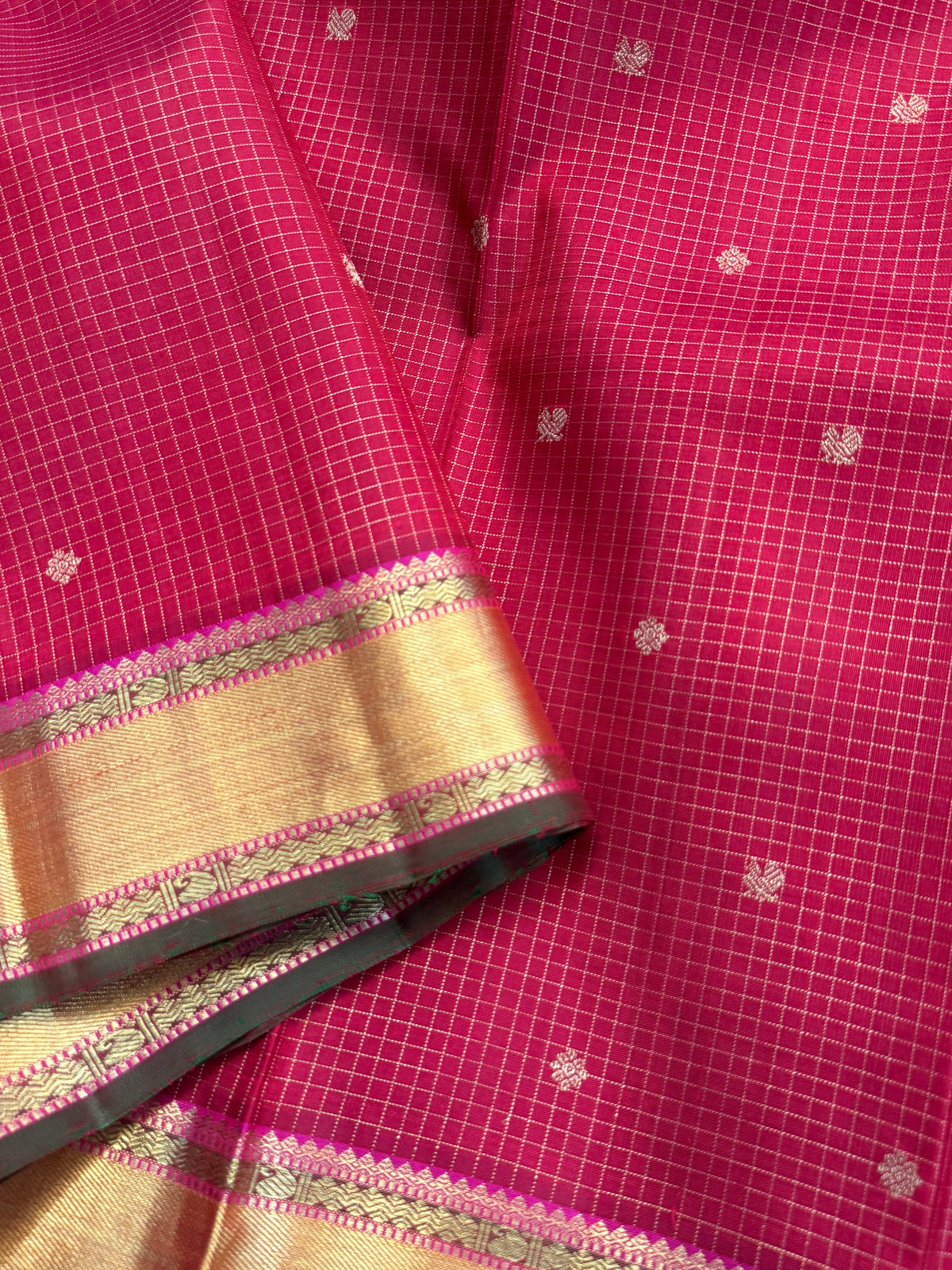 Navarathri - Day 4 Red Colour pure Zari Oosi kattam and butta/ Kanjipuram silk sree Clsa67