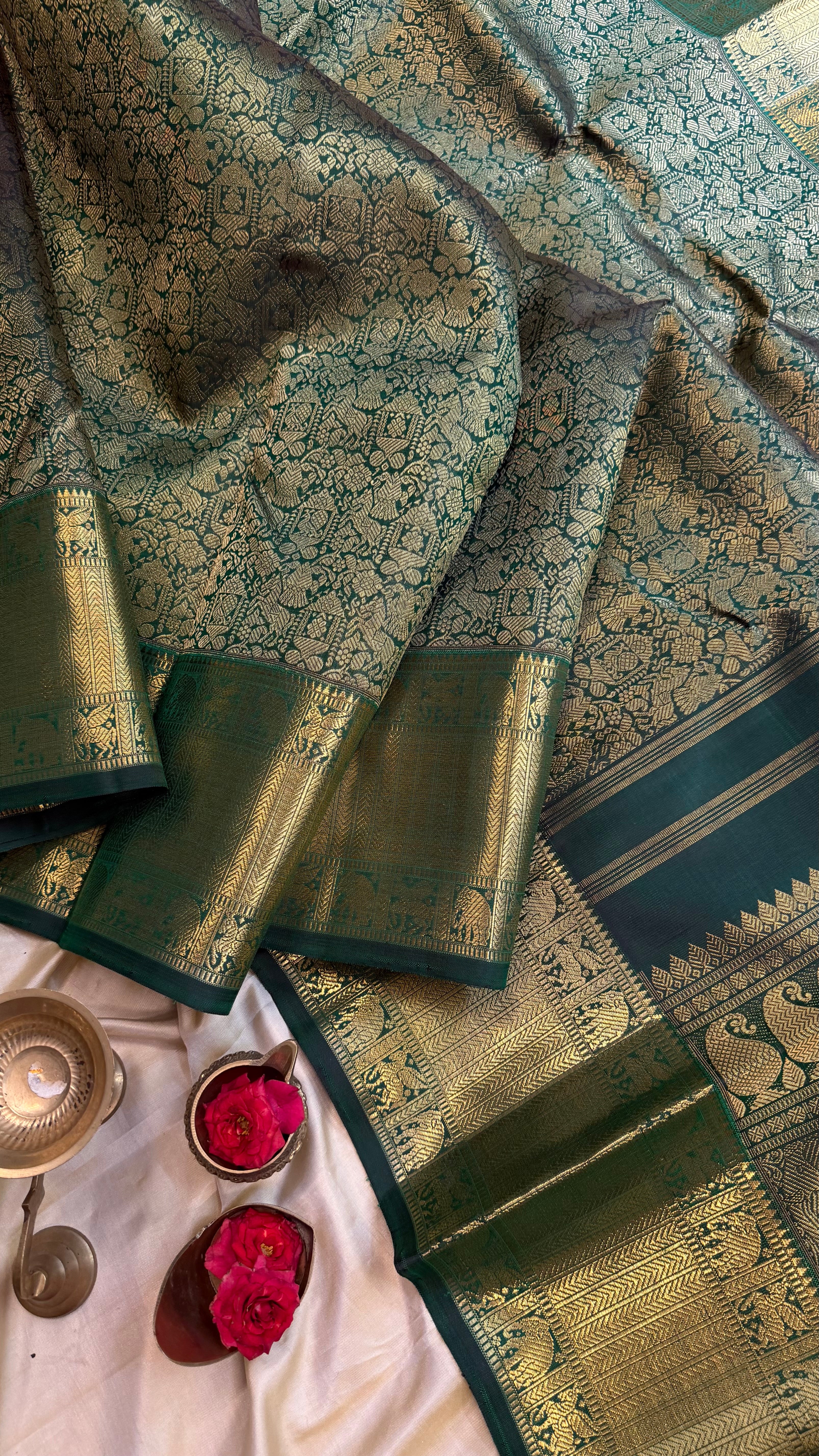 Vaibhogam : Green vanasingaram brocade Kanjipuram silk