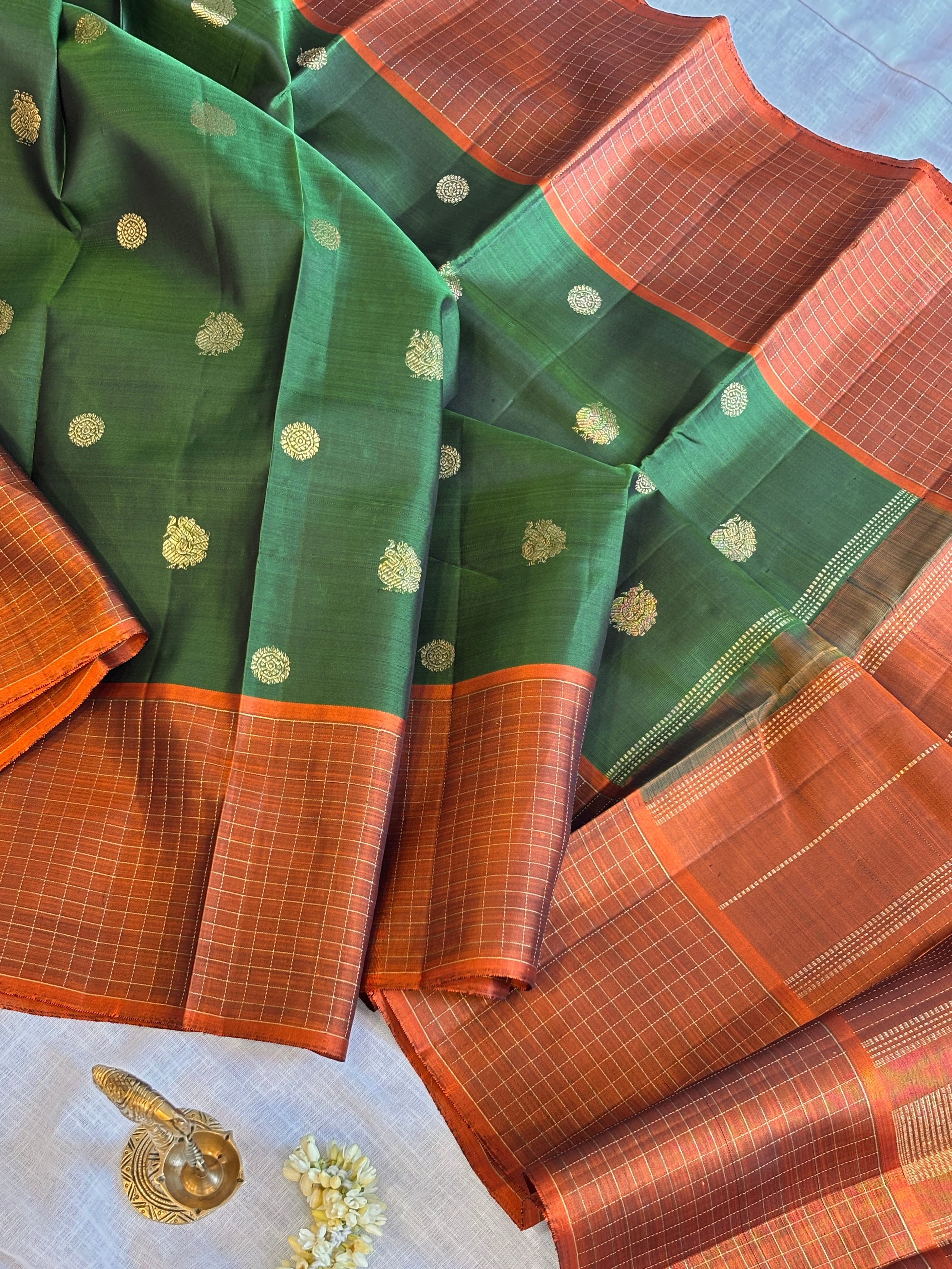 Green and rust border zari kattam / kanjipuram silk